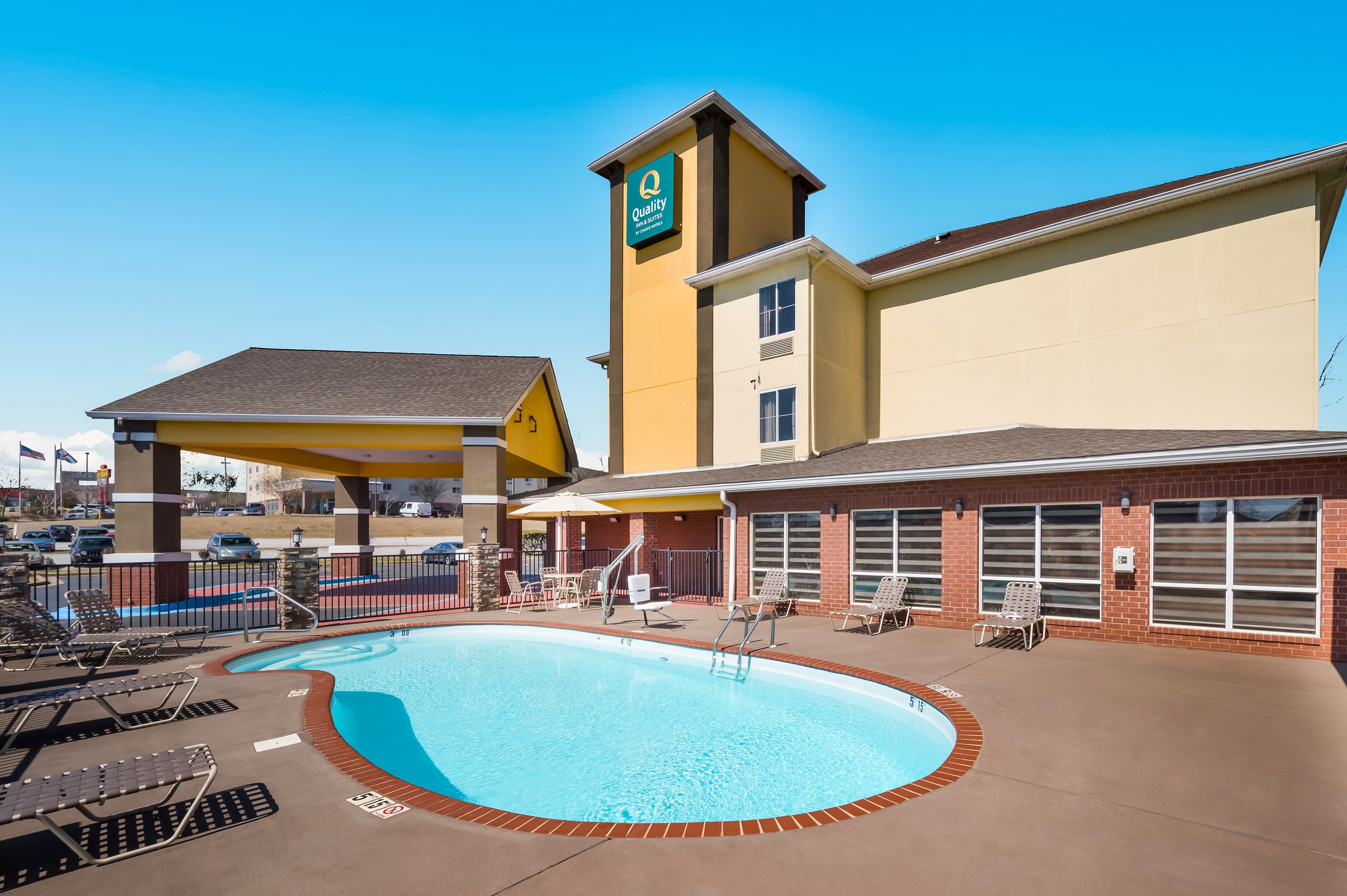 Quality Inn & Suites Huntsville Research Park Area - Image 1