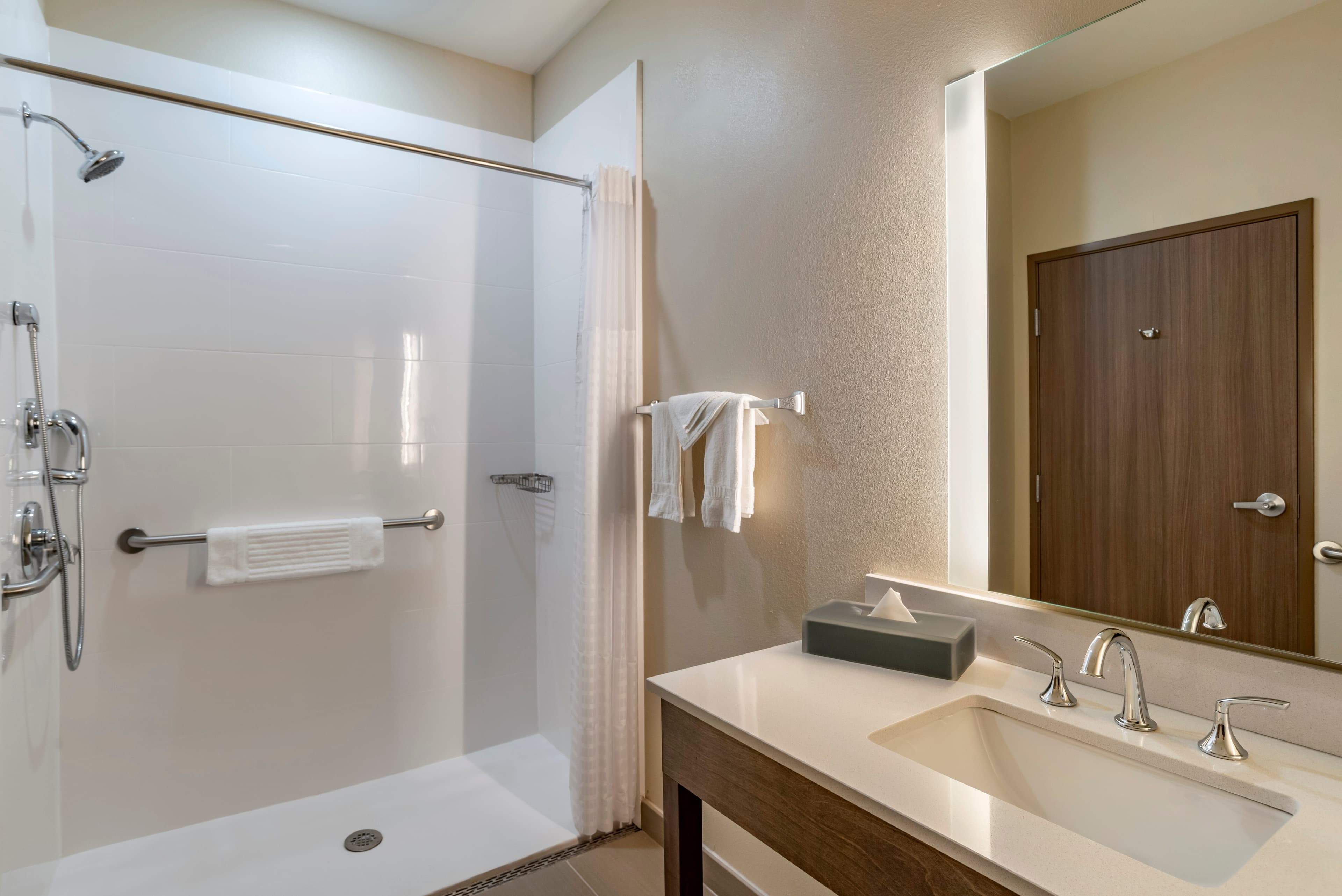 Comfort Inn & Suites Downtown near University — 13