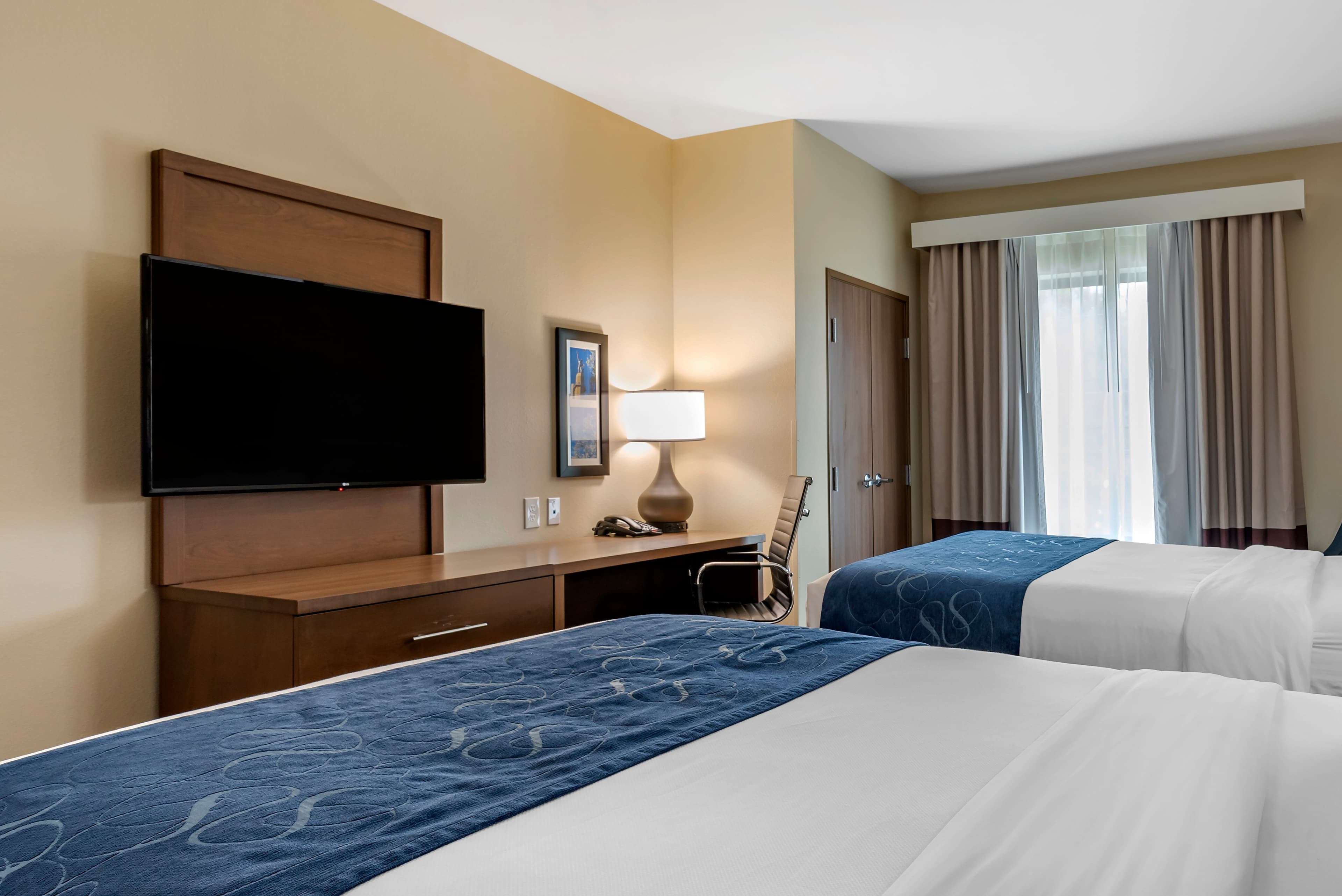 Comfort Inn & Suites Downtown near University — 15