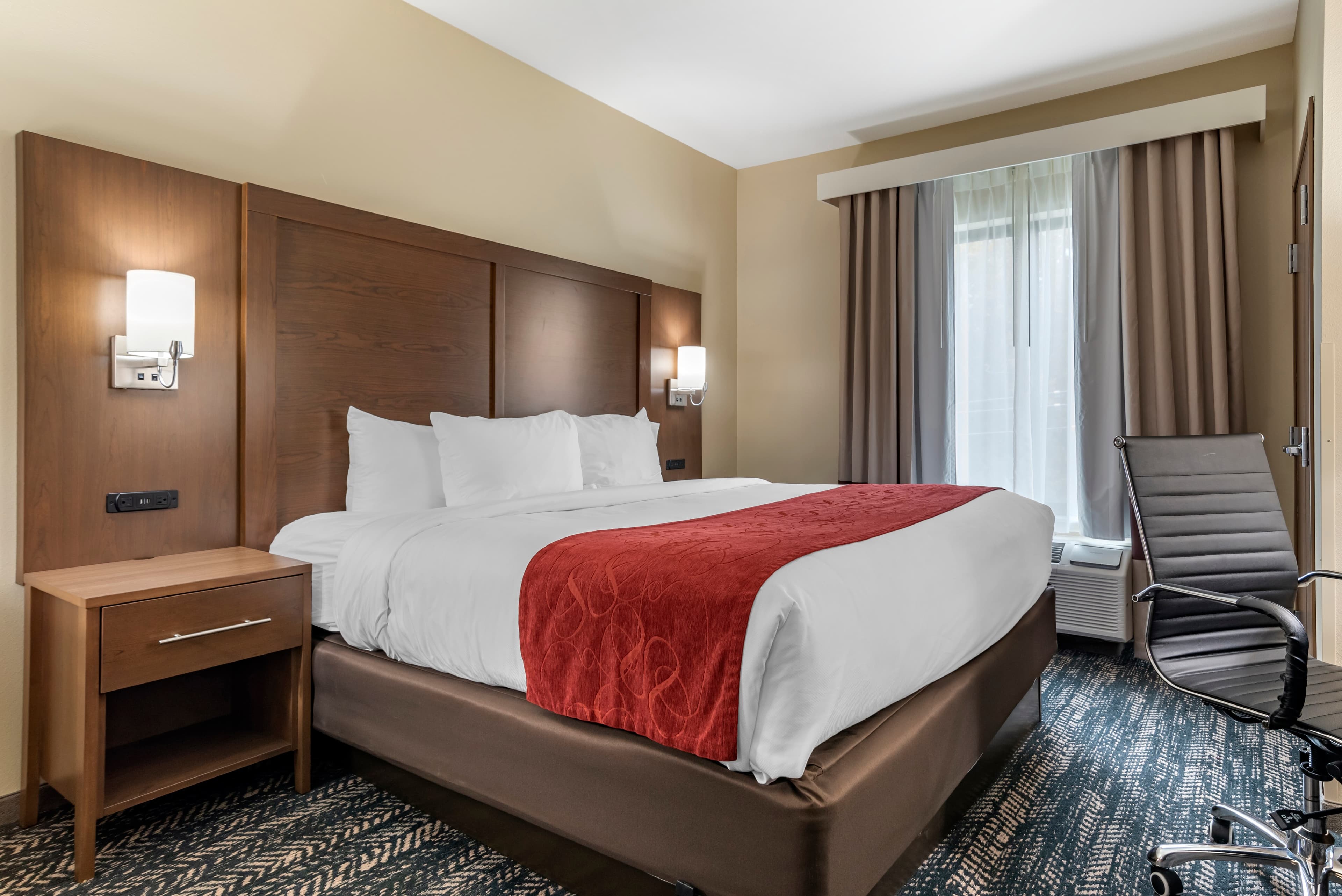 Comfort Inn & Suites Downtown near University — 30