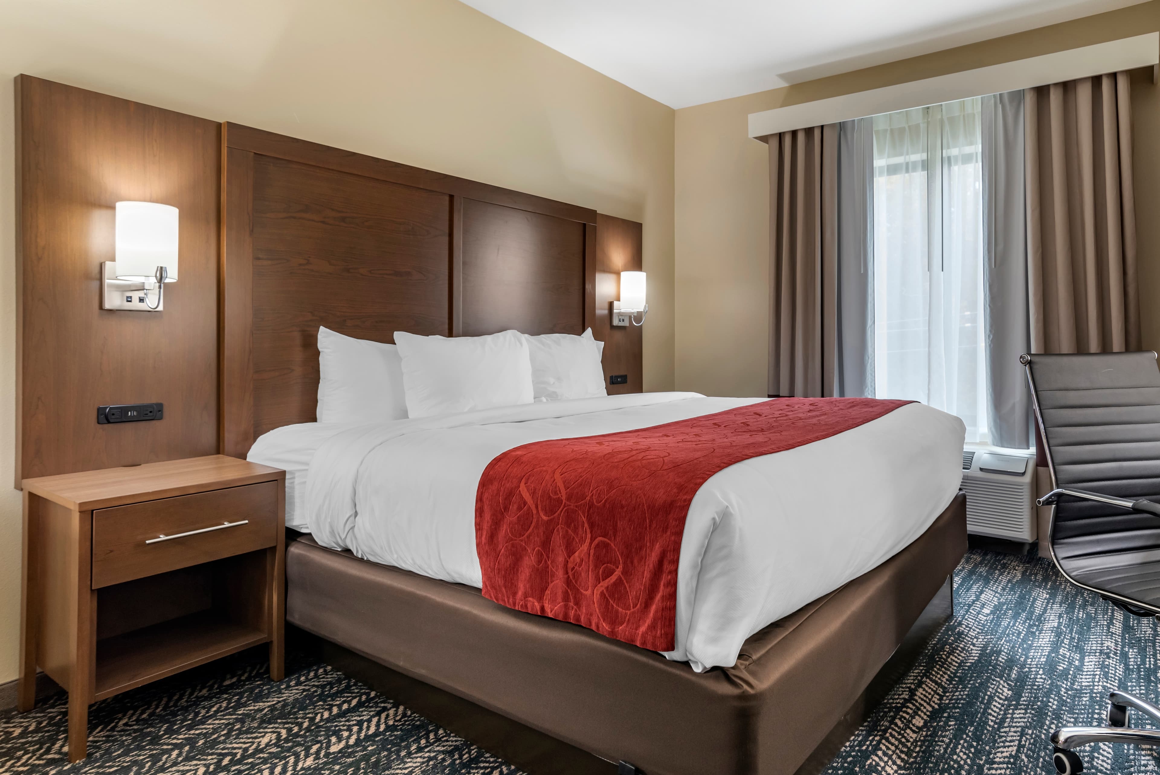 Comfort Inn & Suites Downtown near University — 37
