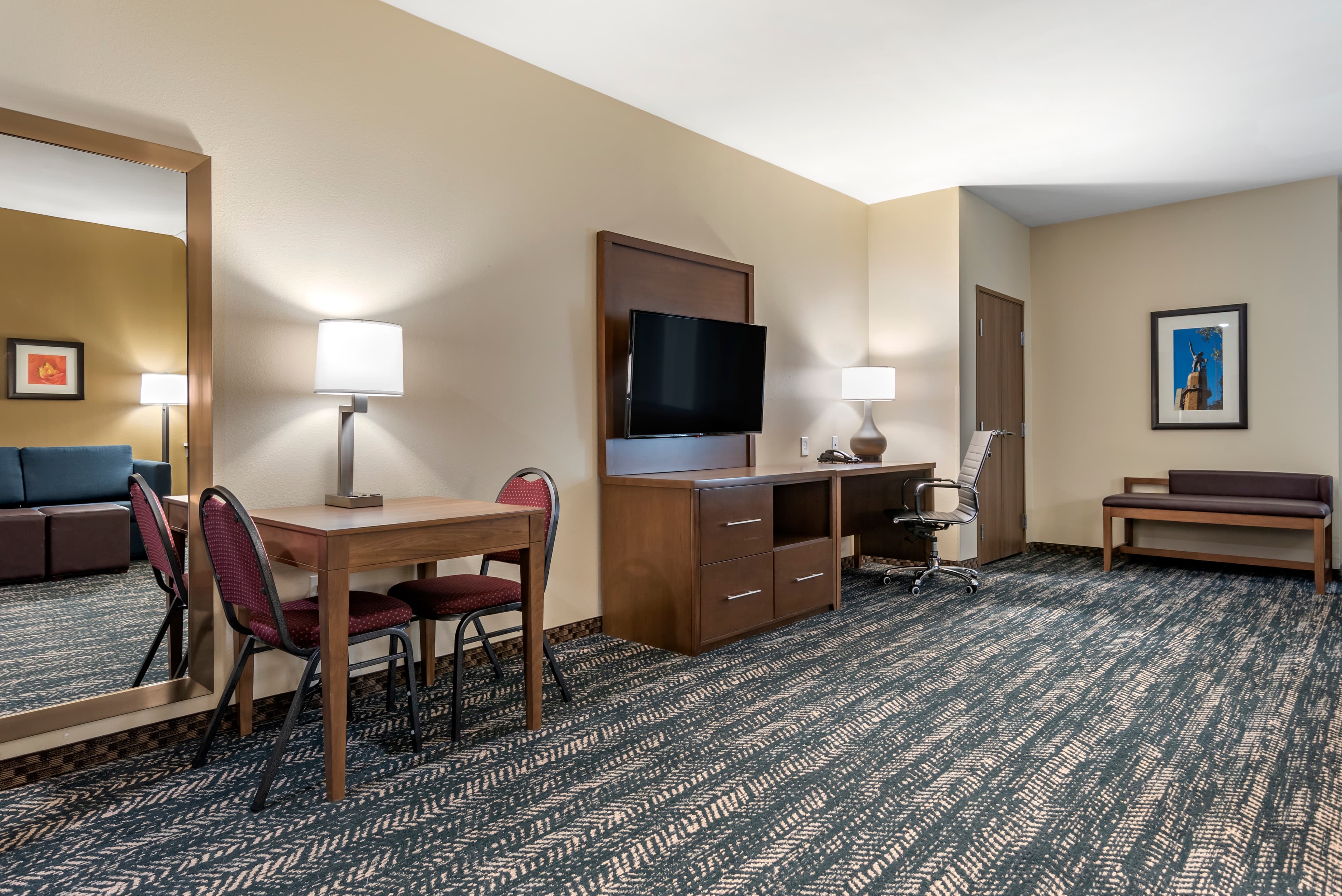 Comfort Inn & Suites Downtown near University — 43