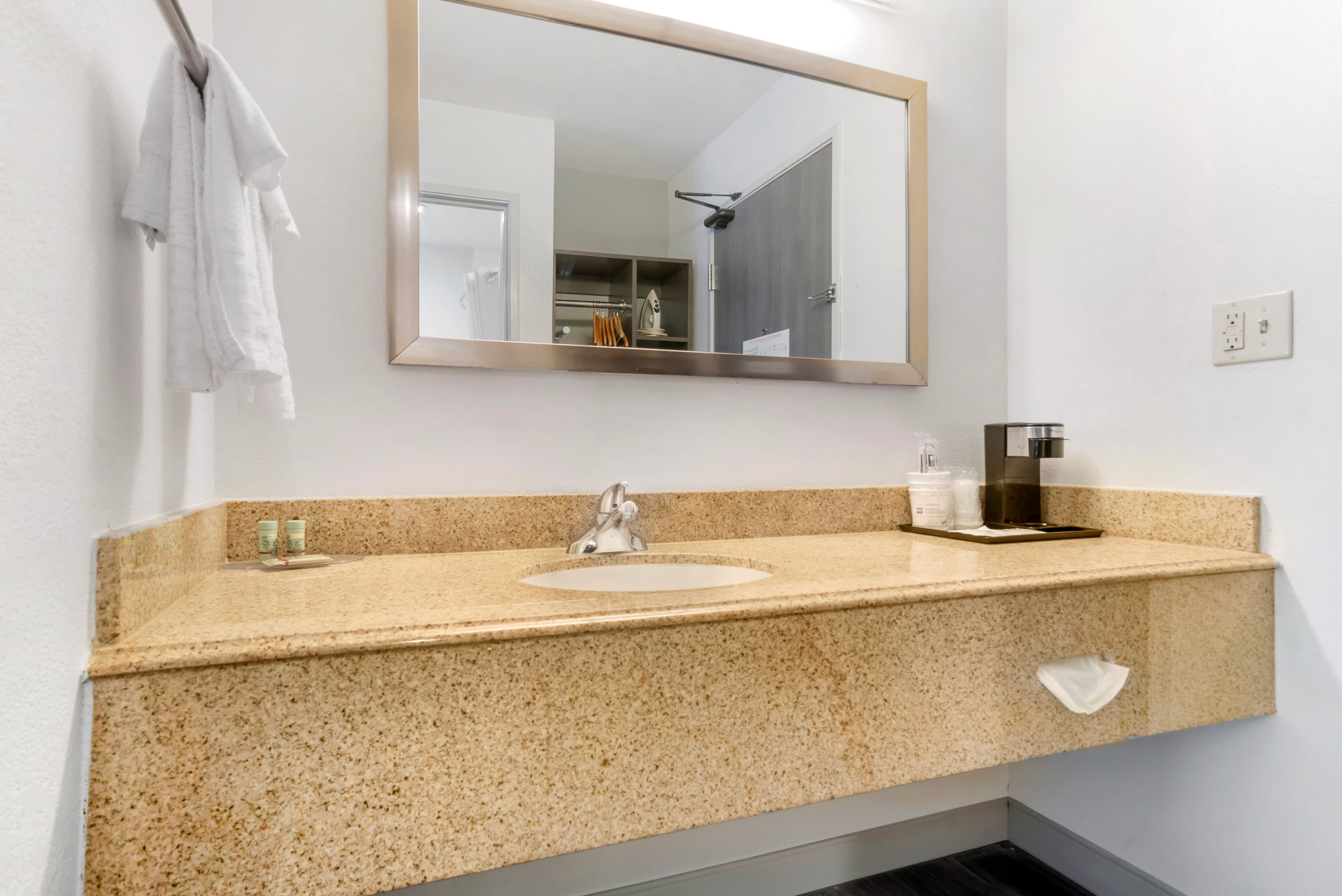 Country Inn & Suites by Radisson, Montgomery East I-85 — 14