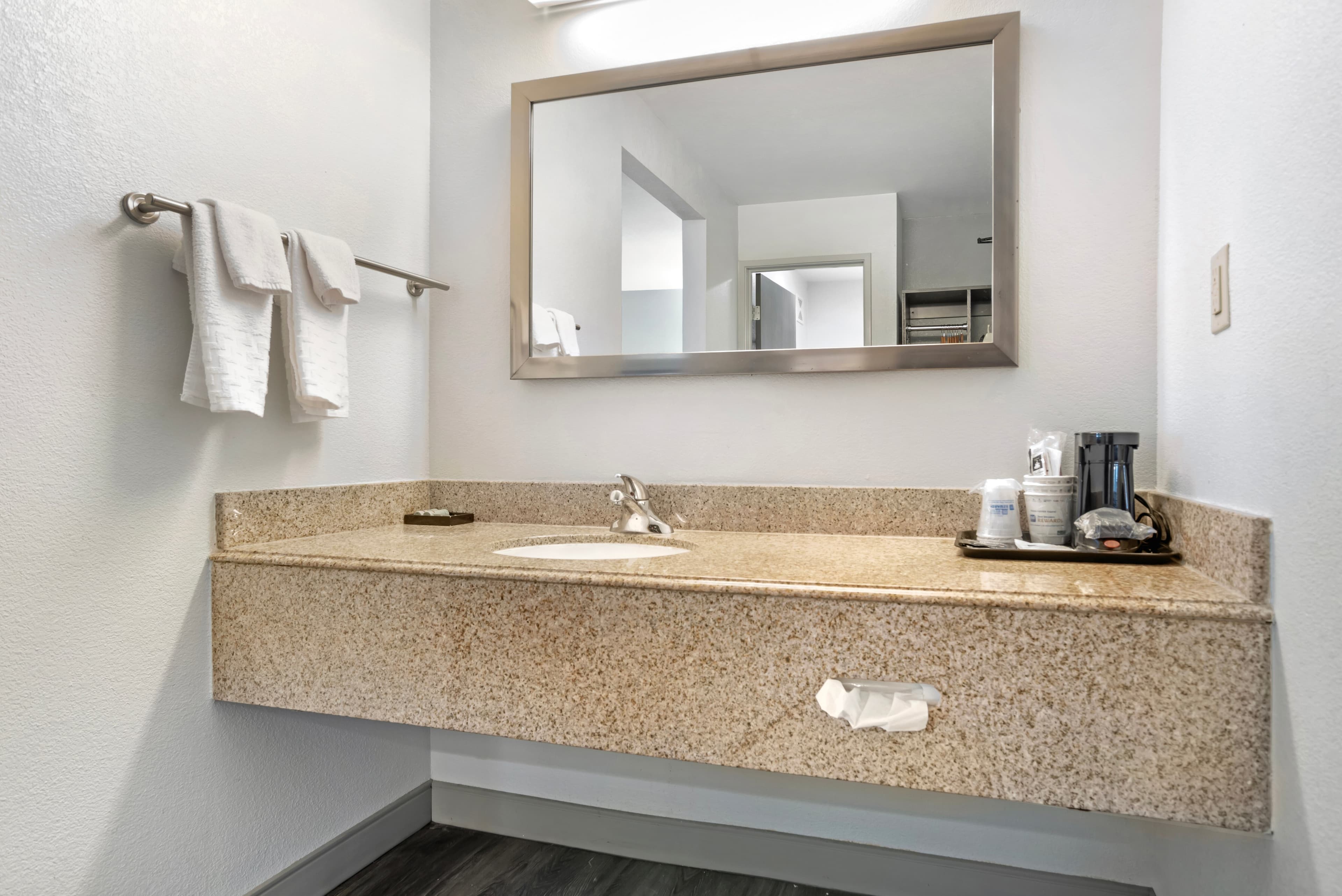 Country Inn & Suites by Radisson, Montgomery East I-85 — 27