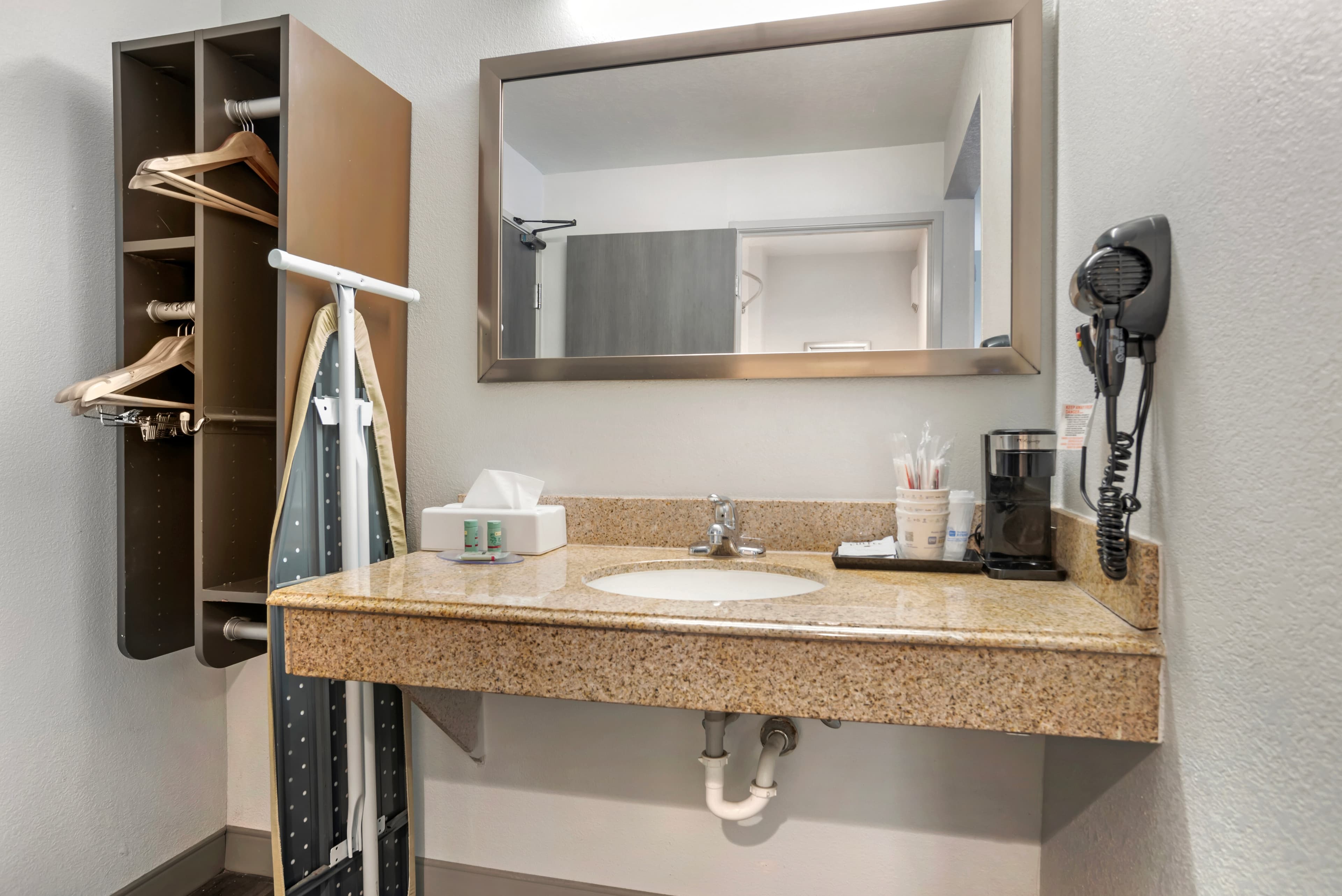 Country Inn & Suites by Radisson, Montgomery East I-85 — 32