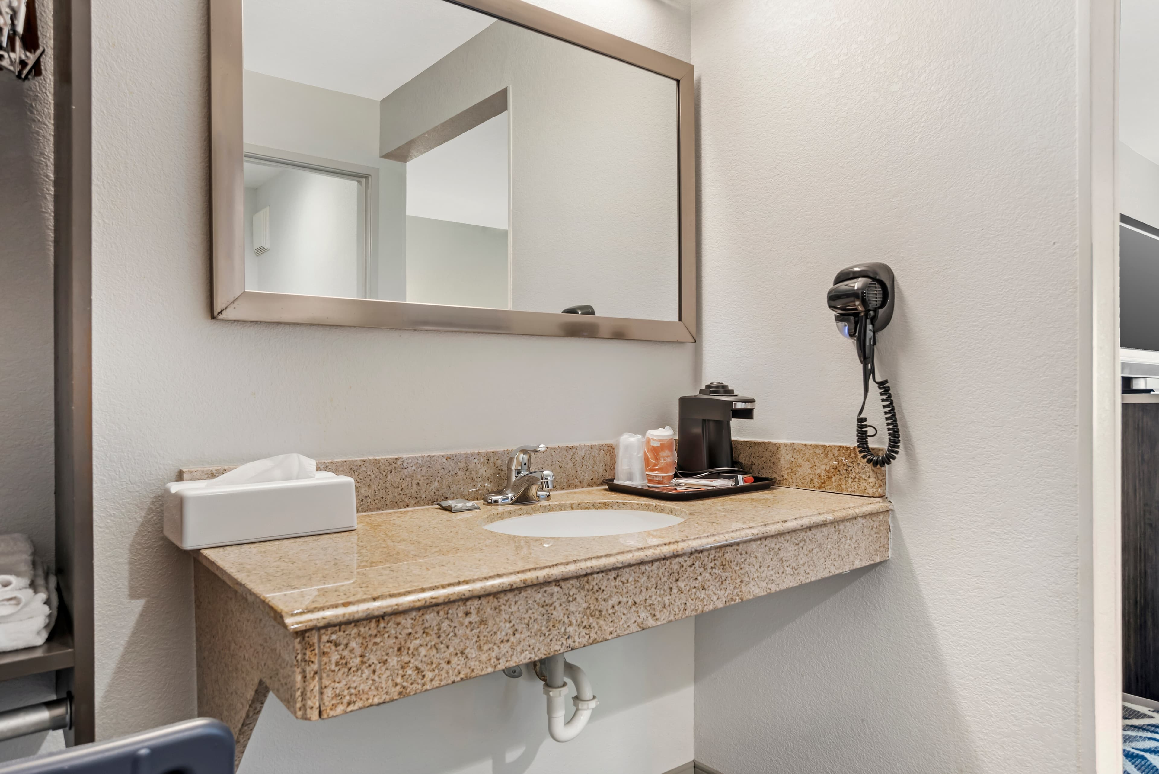 Country Inn & Suites by Radisson, Montgomery East I-85 — 8