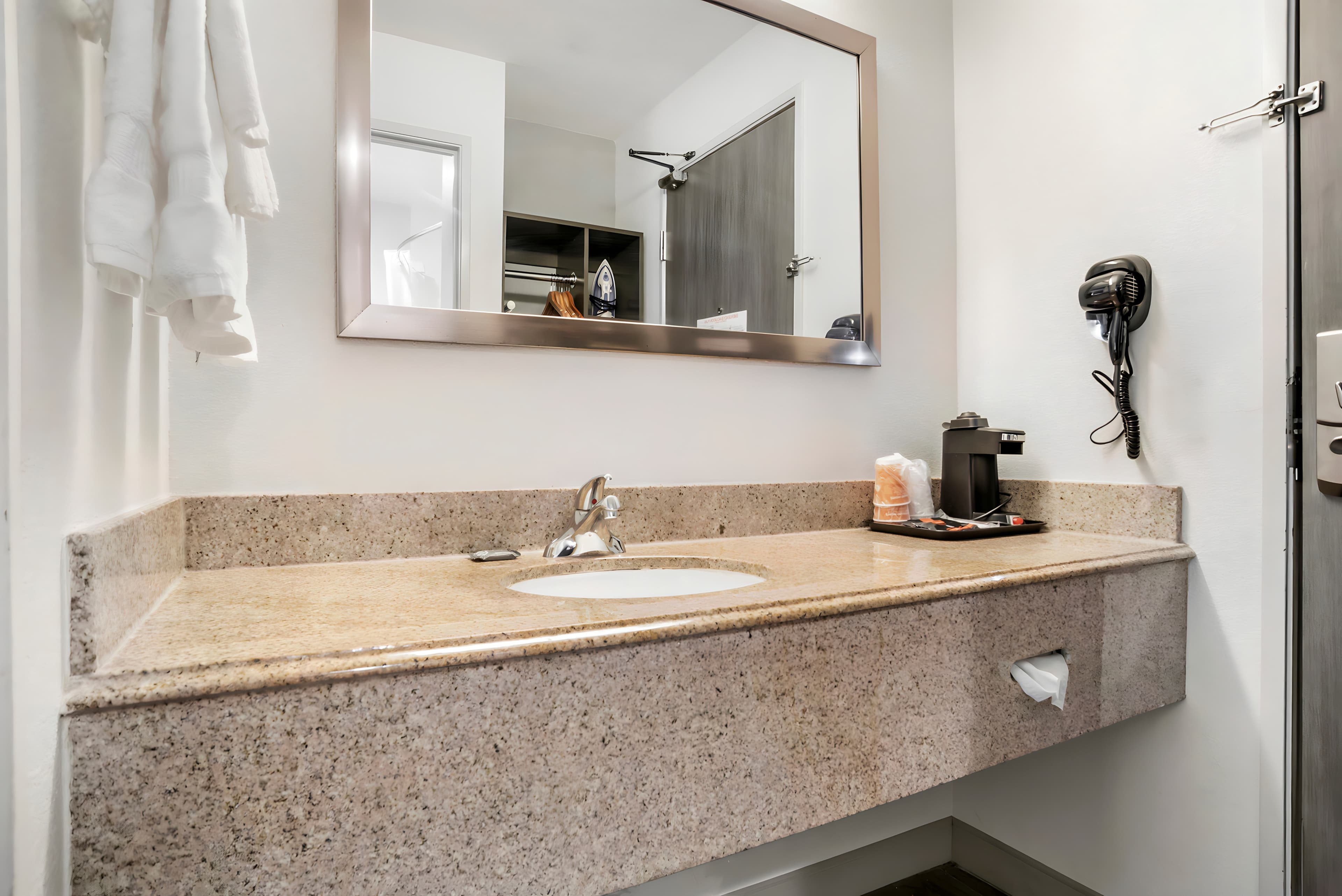 Country Inn & Suites by Radisson, Montgomery East I-85 — 16