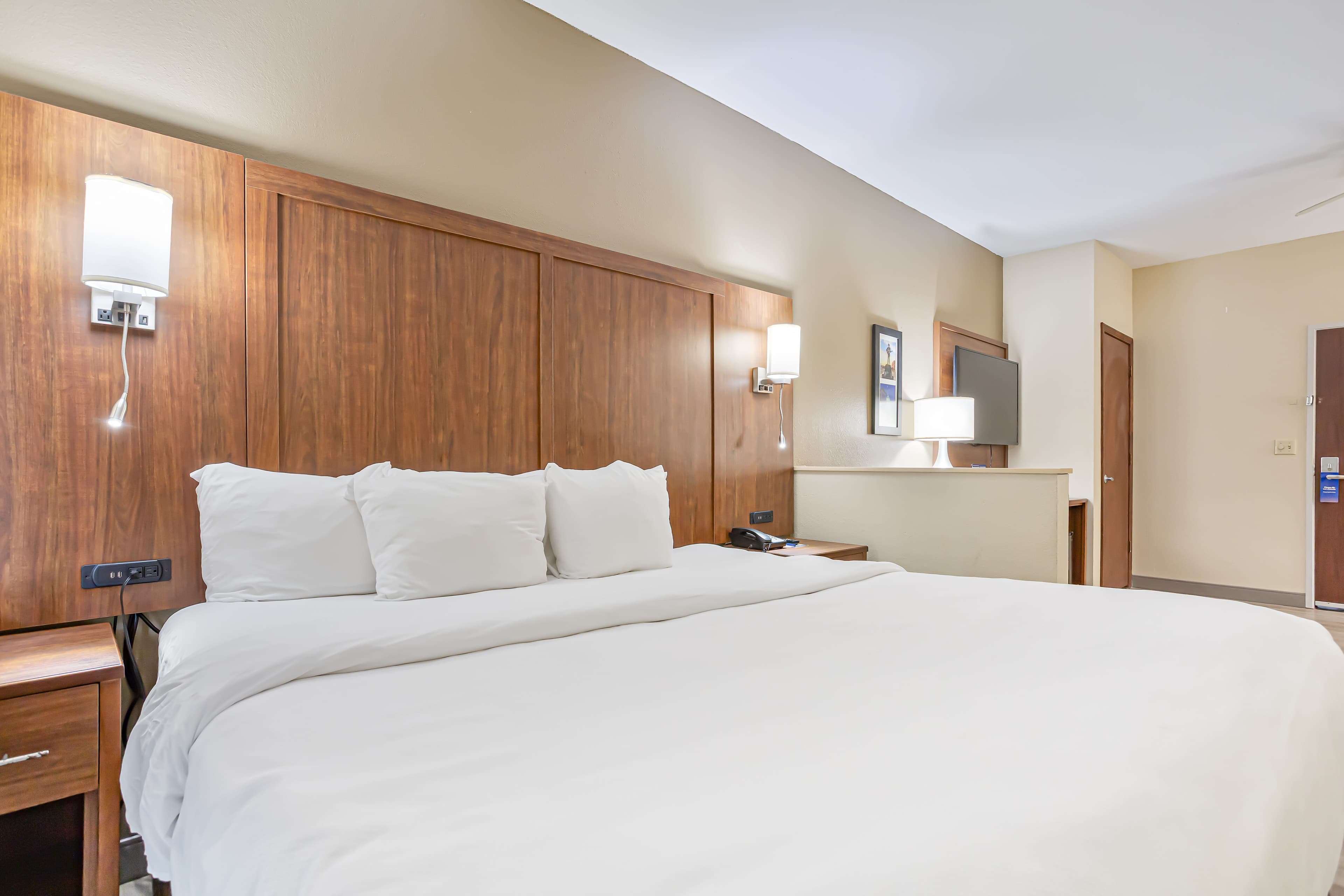 Comfort Inn & Suites Montgomery East Carmichael Rd — 19