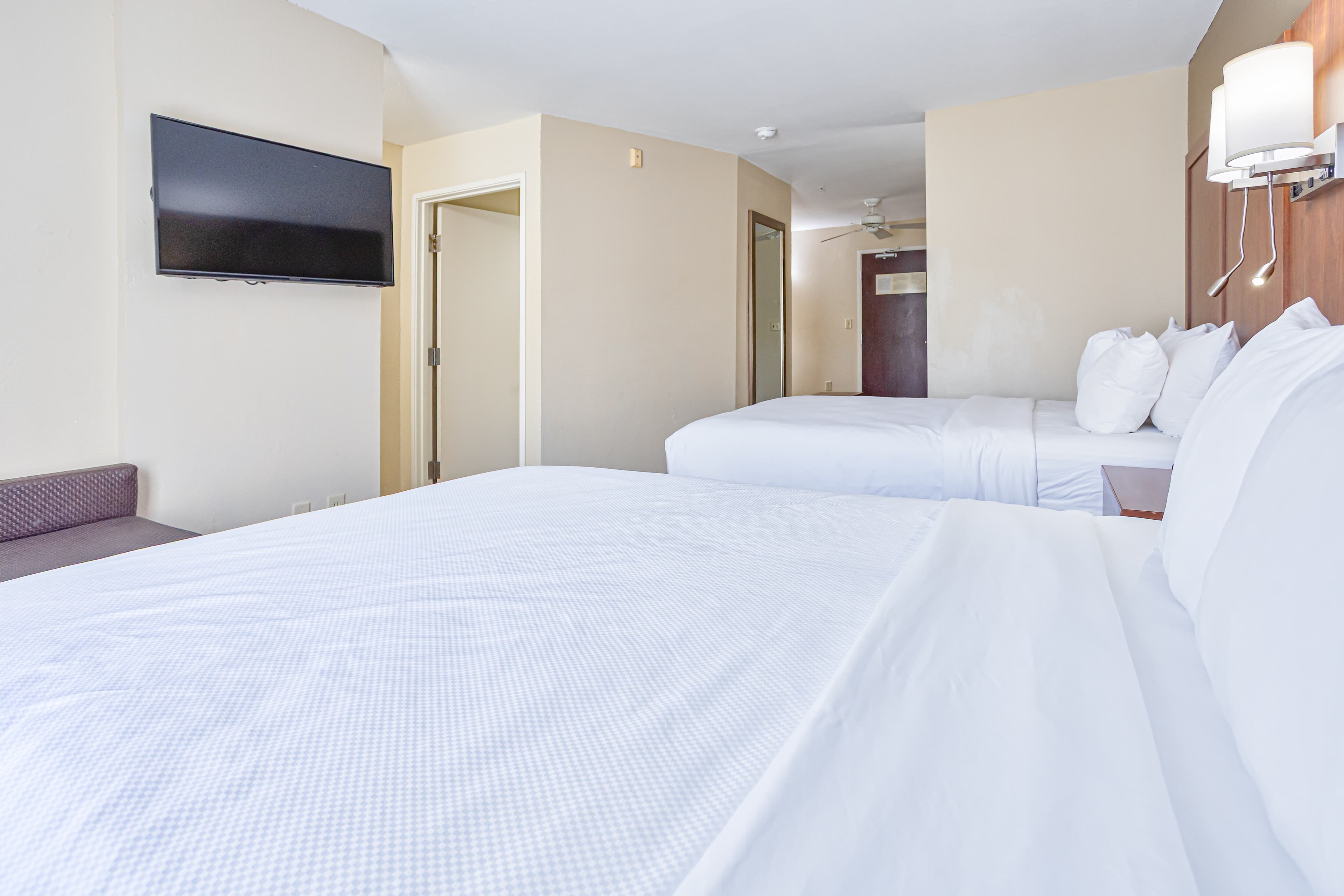 Comfort Inn & Suites Montgomery East Carmichael Rd — 7