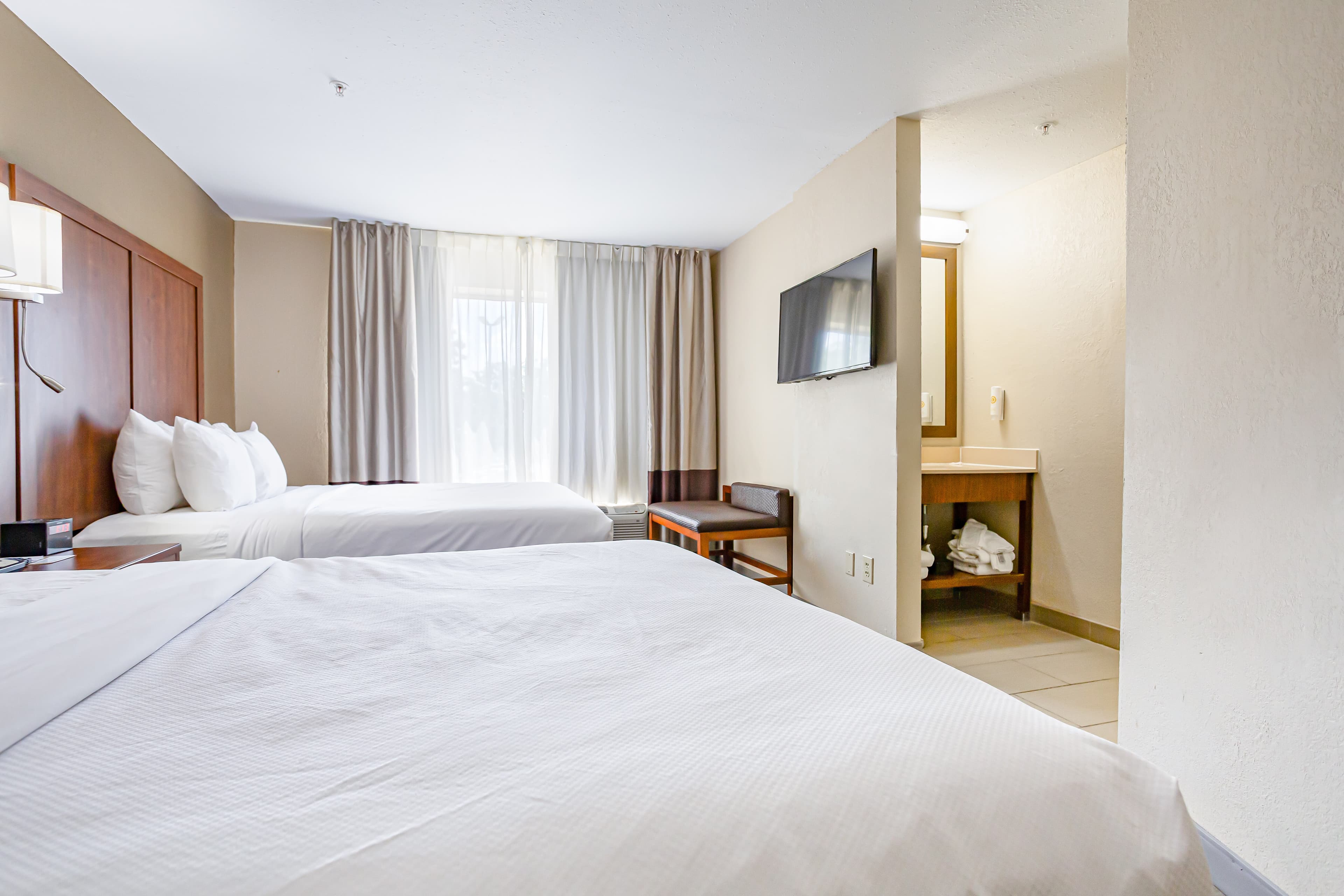 Comfort Inn & Suites Montgomery East Carmichael Rd — 8
