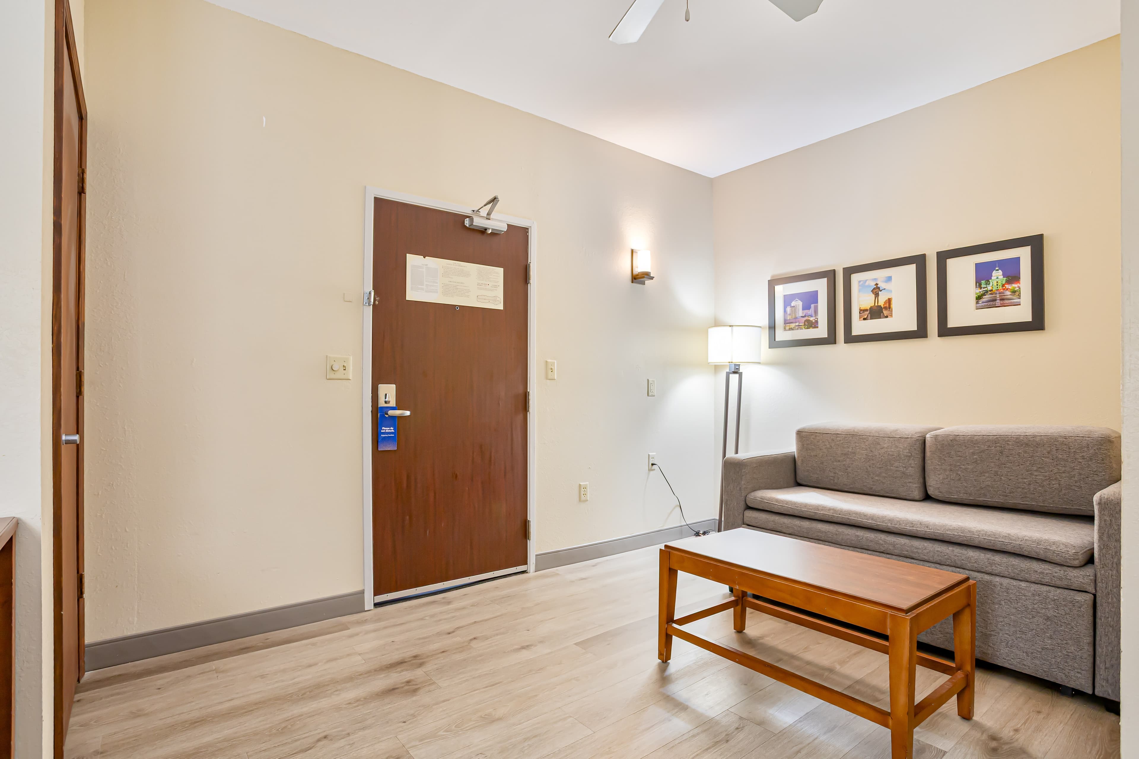 Comfort Inn & Suites Montgomery East Carmichael Rd — 12
