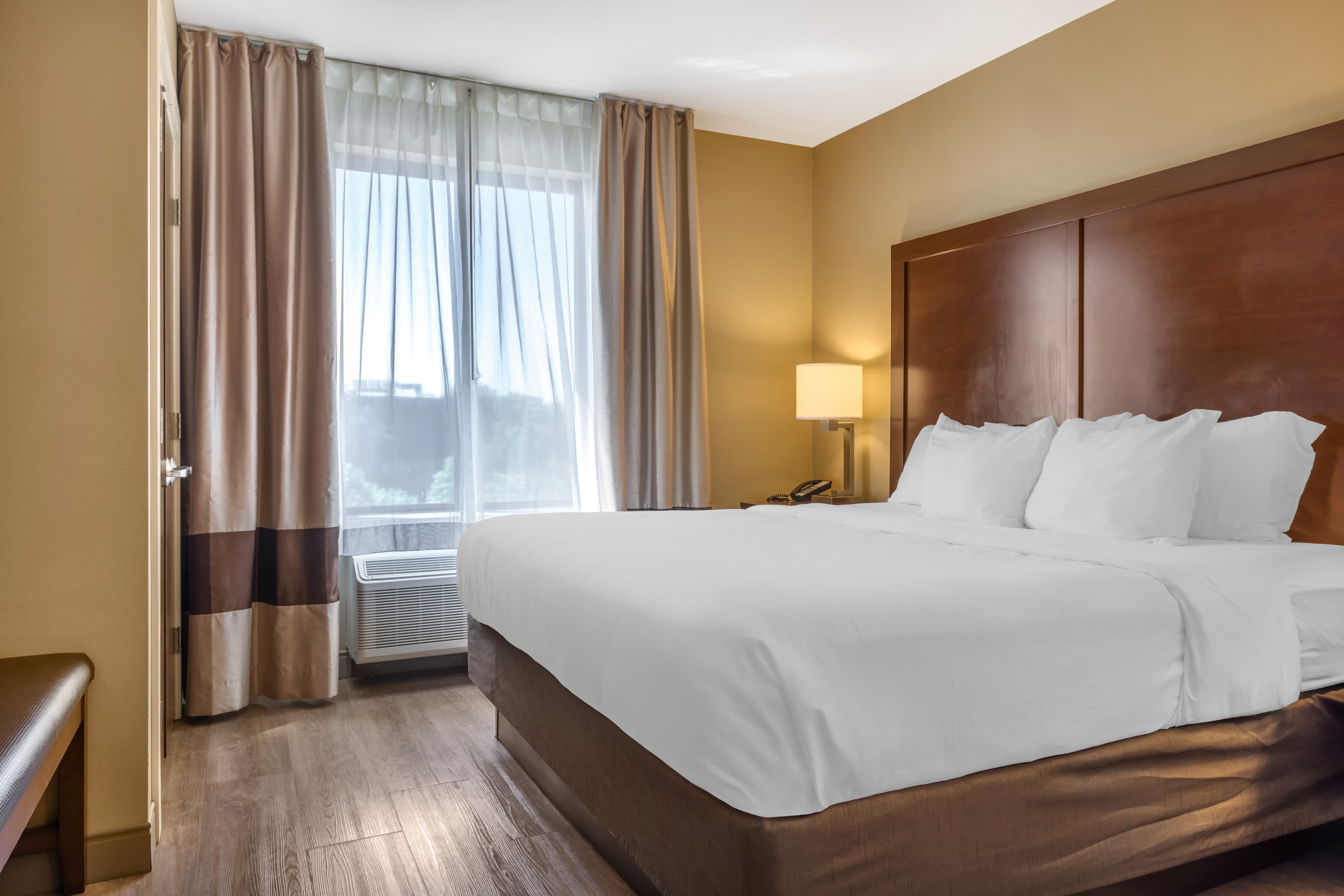 Comfort Inn & Suites At CrossPlex Village — 10