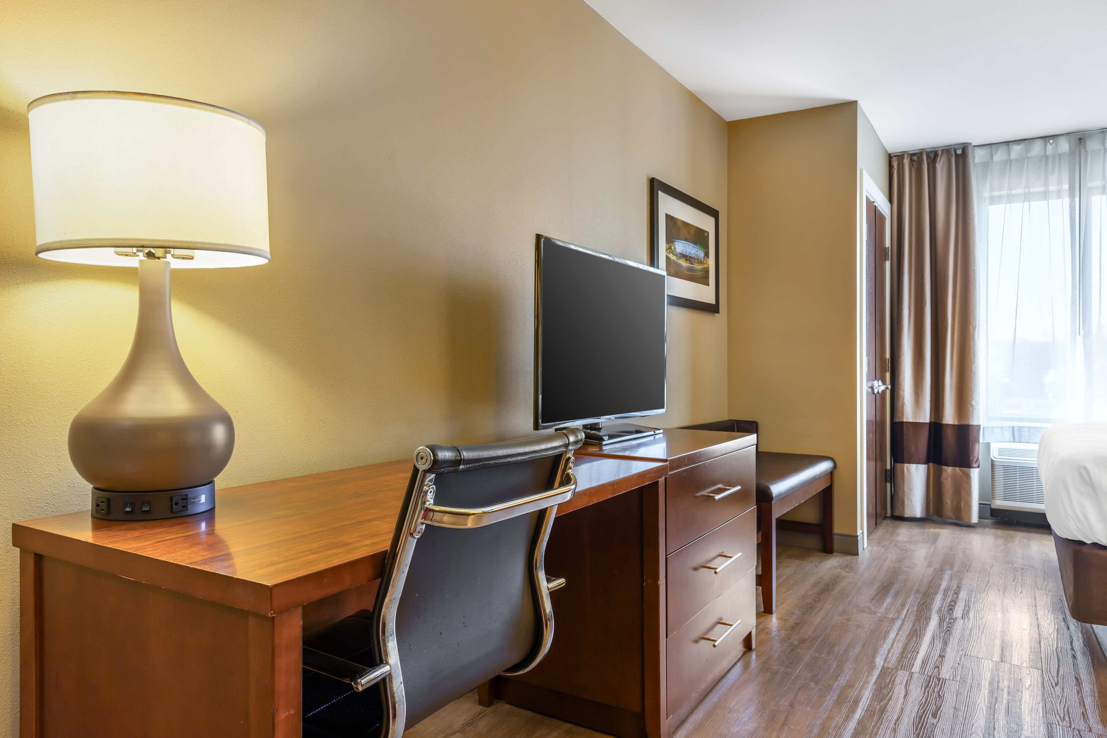 Comfort Inn & Suites At CrossPlex Village — 11