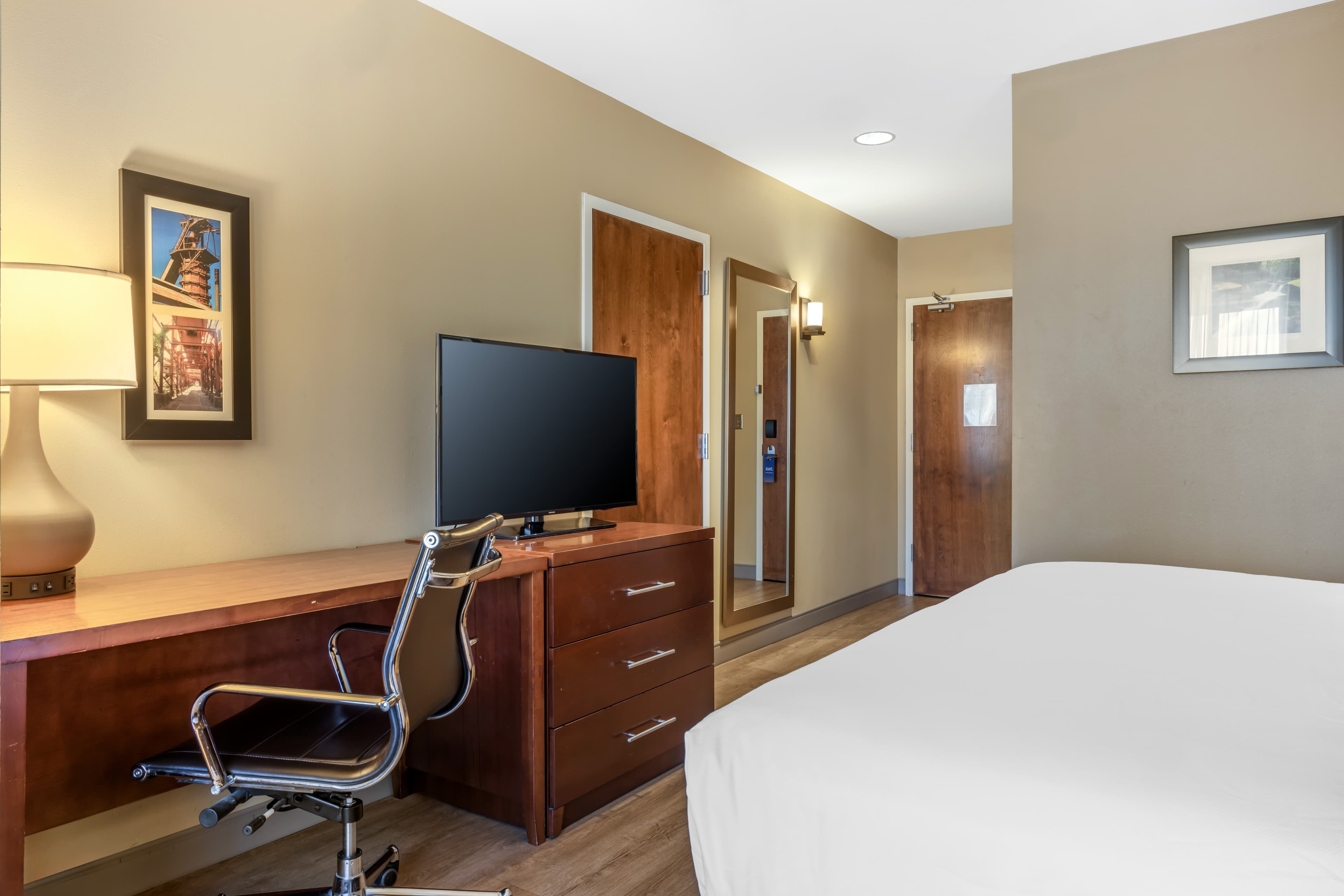 Comfort Inn & Suites At CrossPlex Village — 20