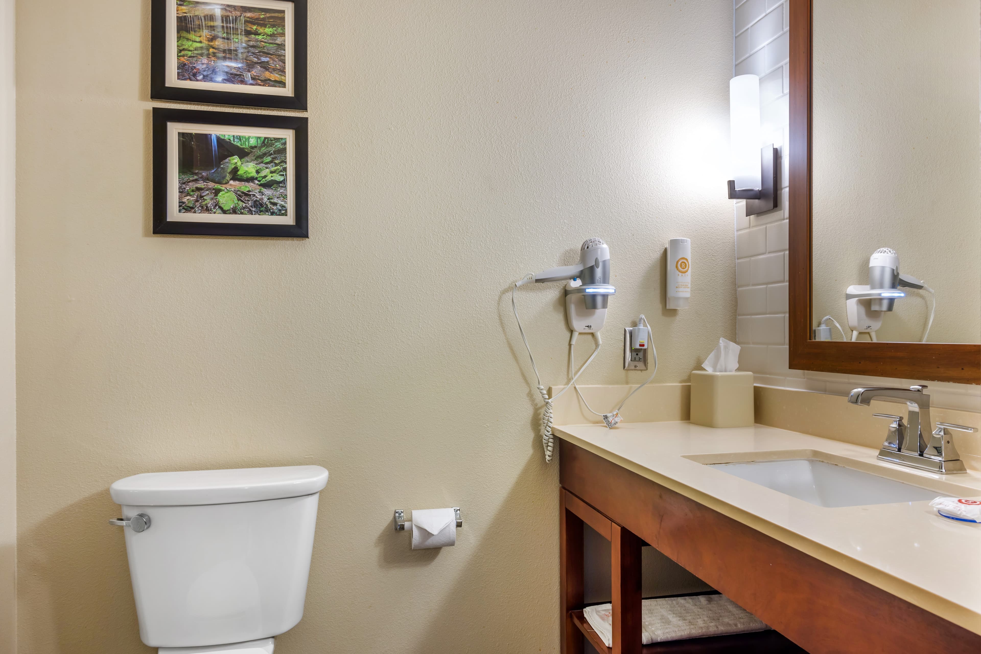 Comfort Inn & Suites At CrossPlex Village — 21