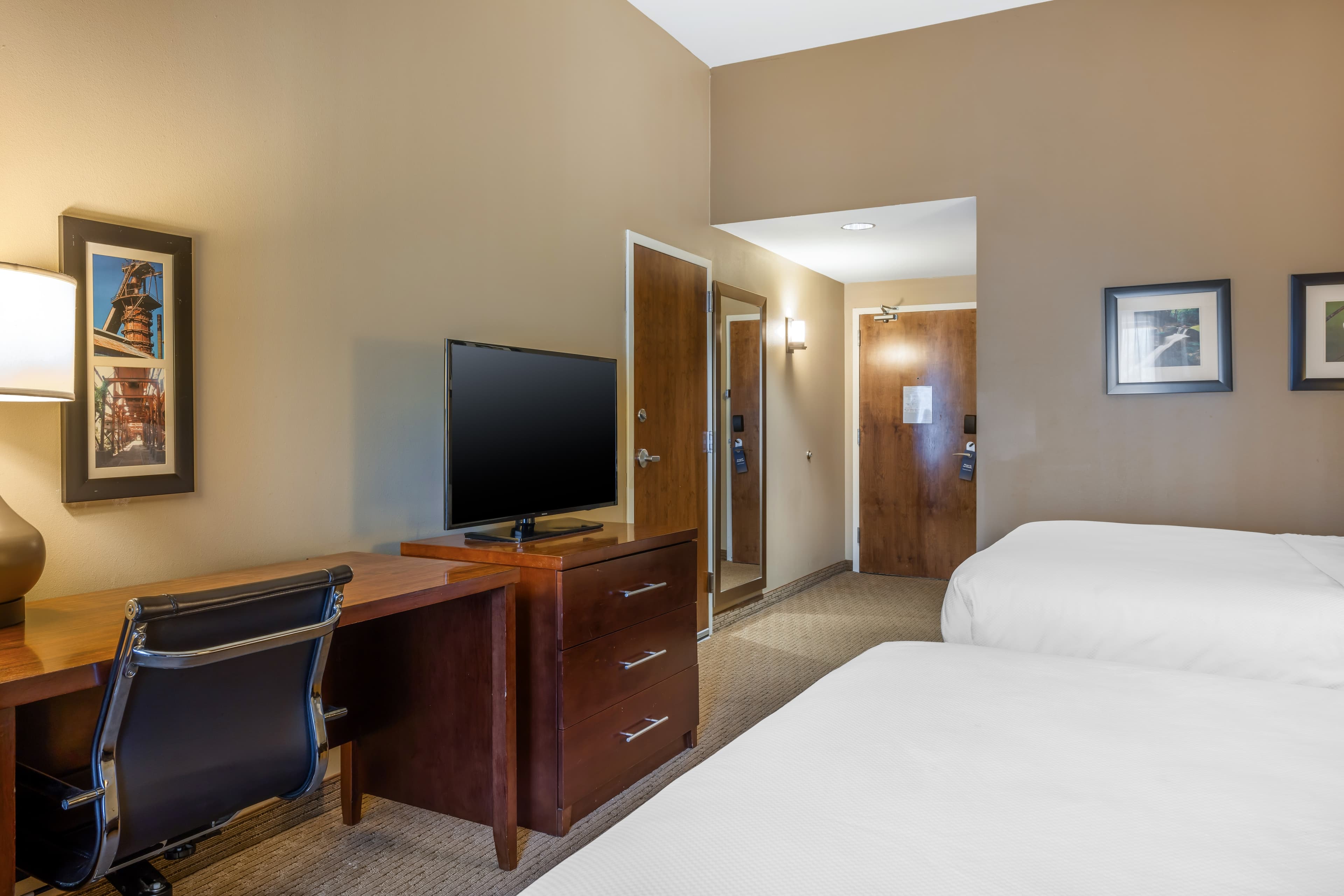 Comfort Inn & Suites At CrossPlex Village — 16