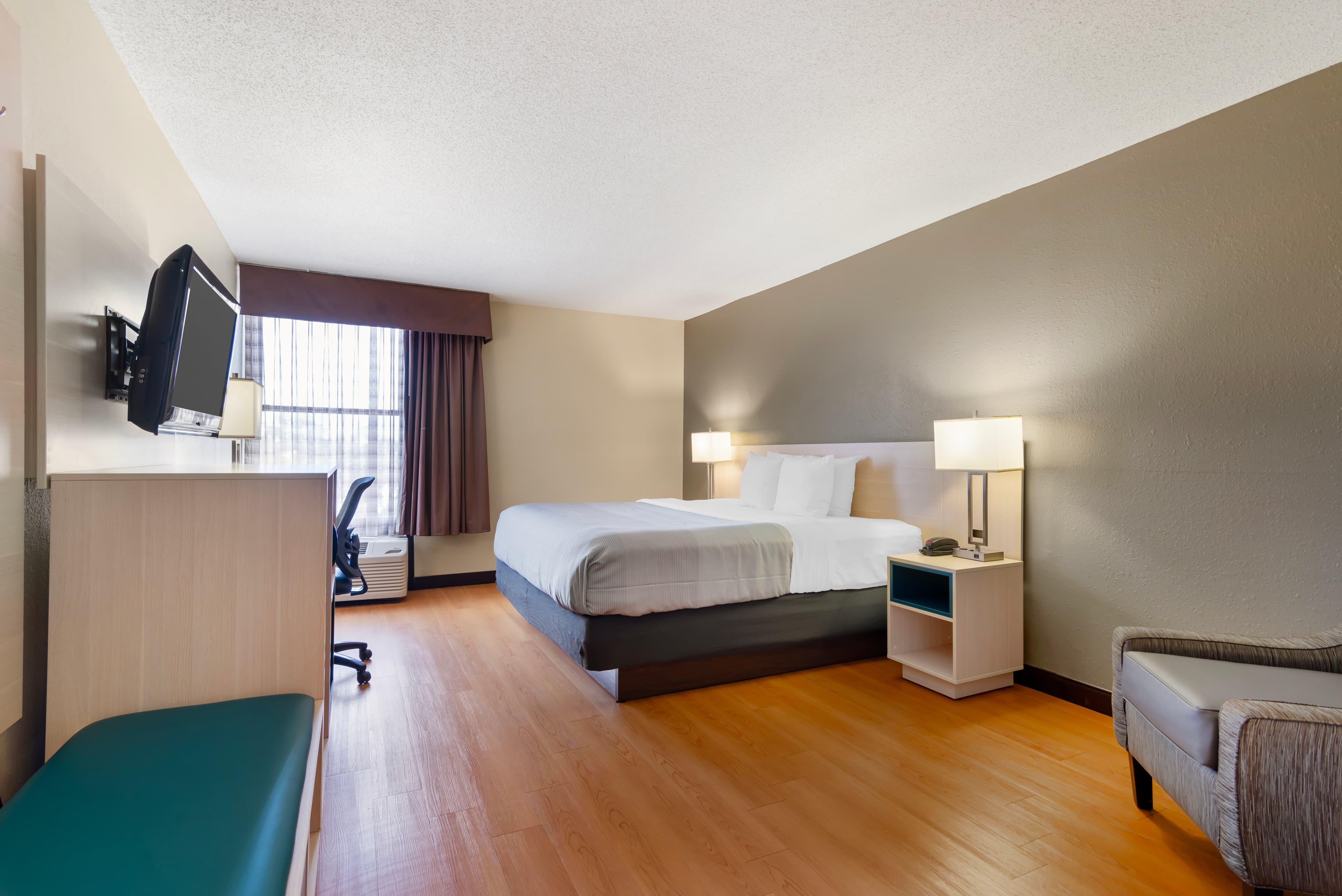 Quality Inn Valley - West Point - Image 3