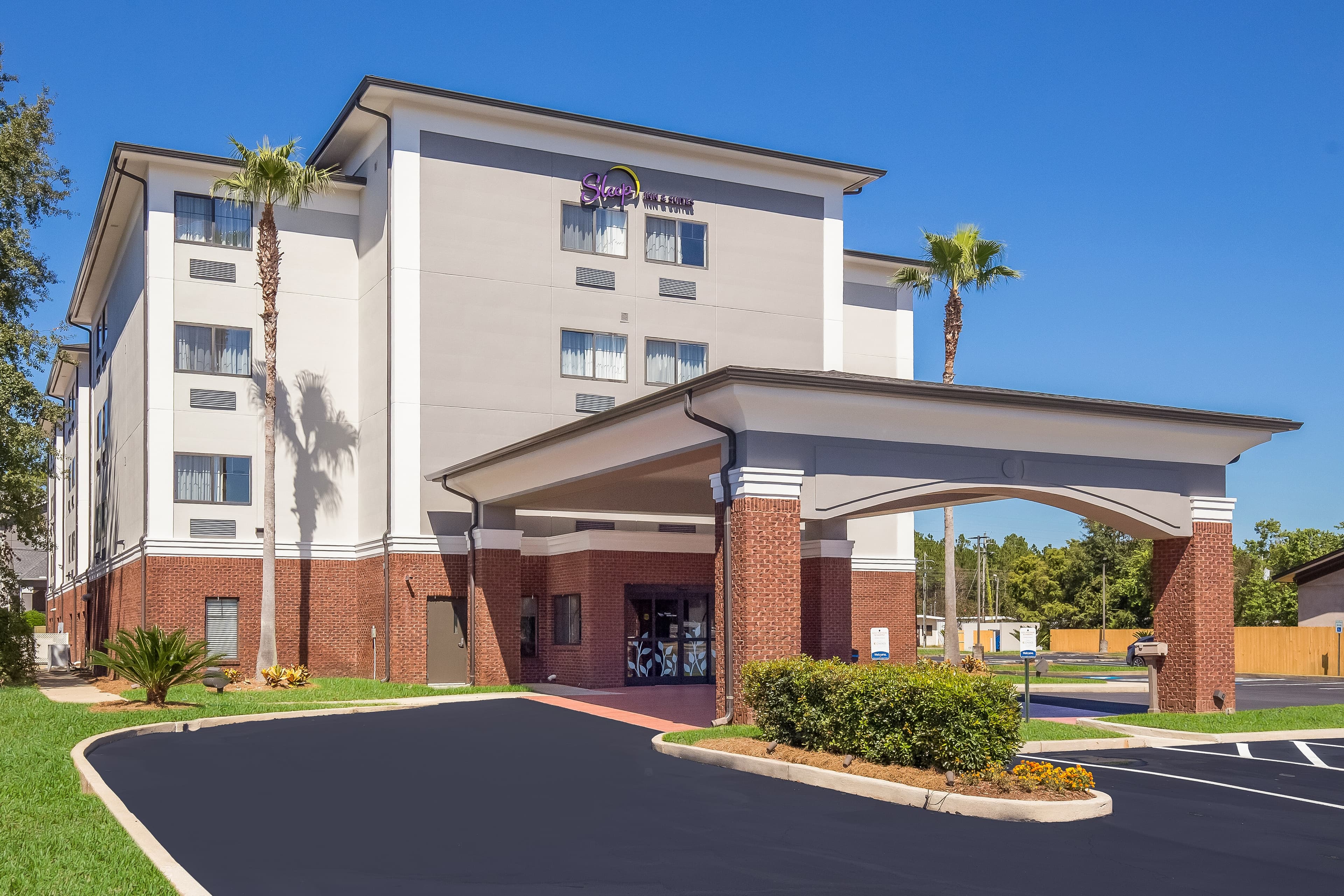 Sleep Inn & Suites North Mobile Saraland - Image 1