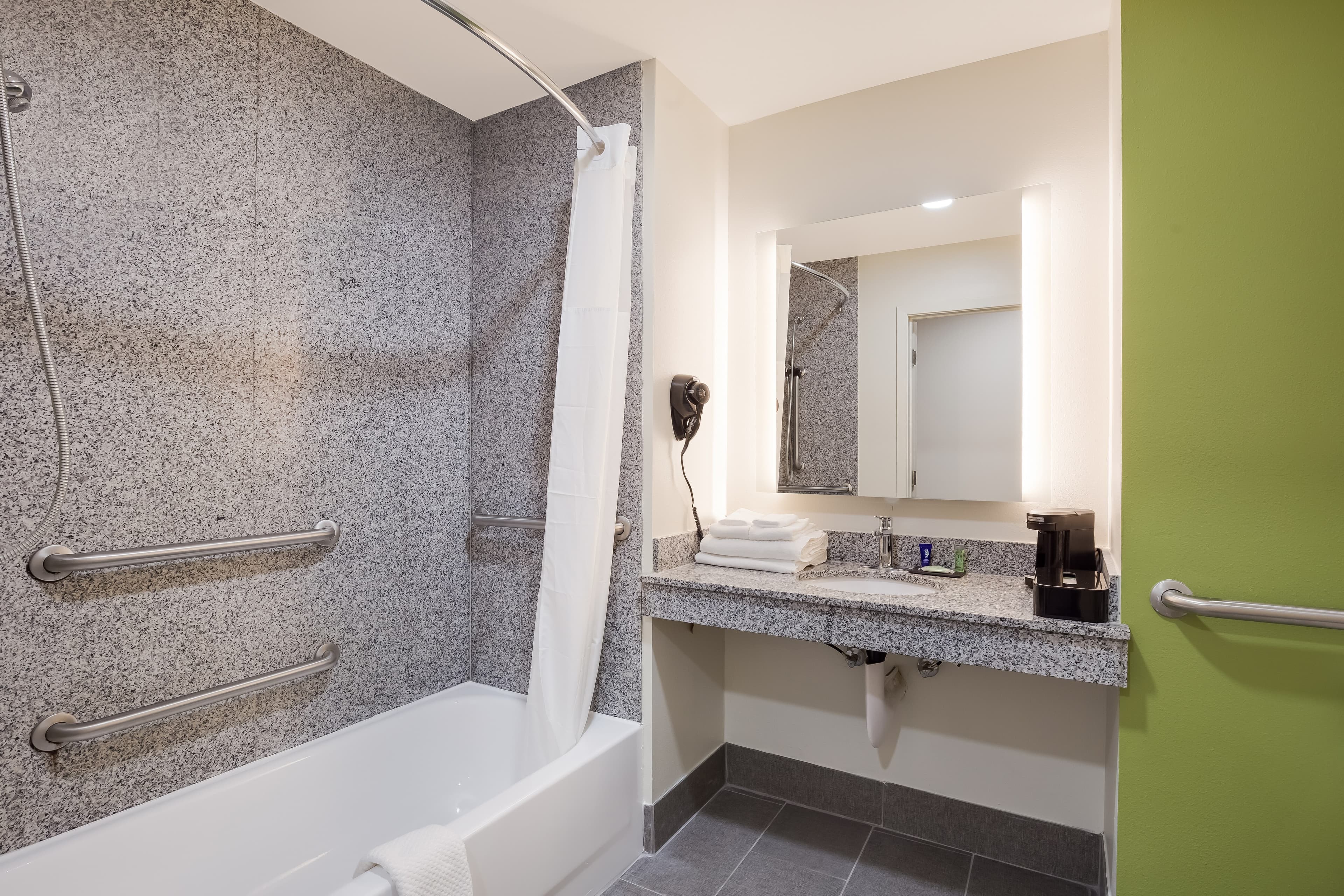 Sleep Inn & Suites North Mobile Saraland — 9
