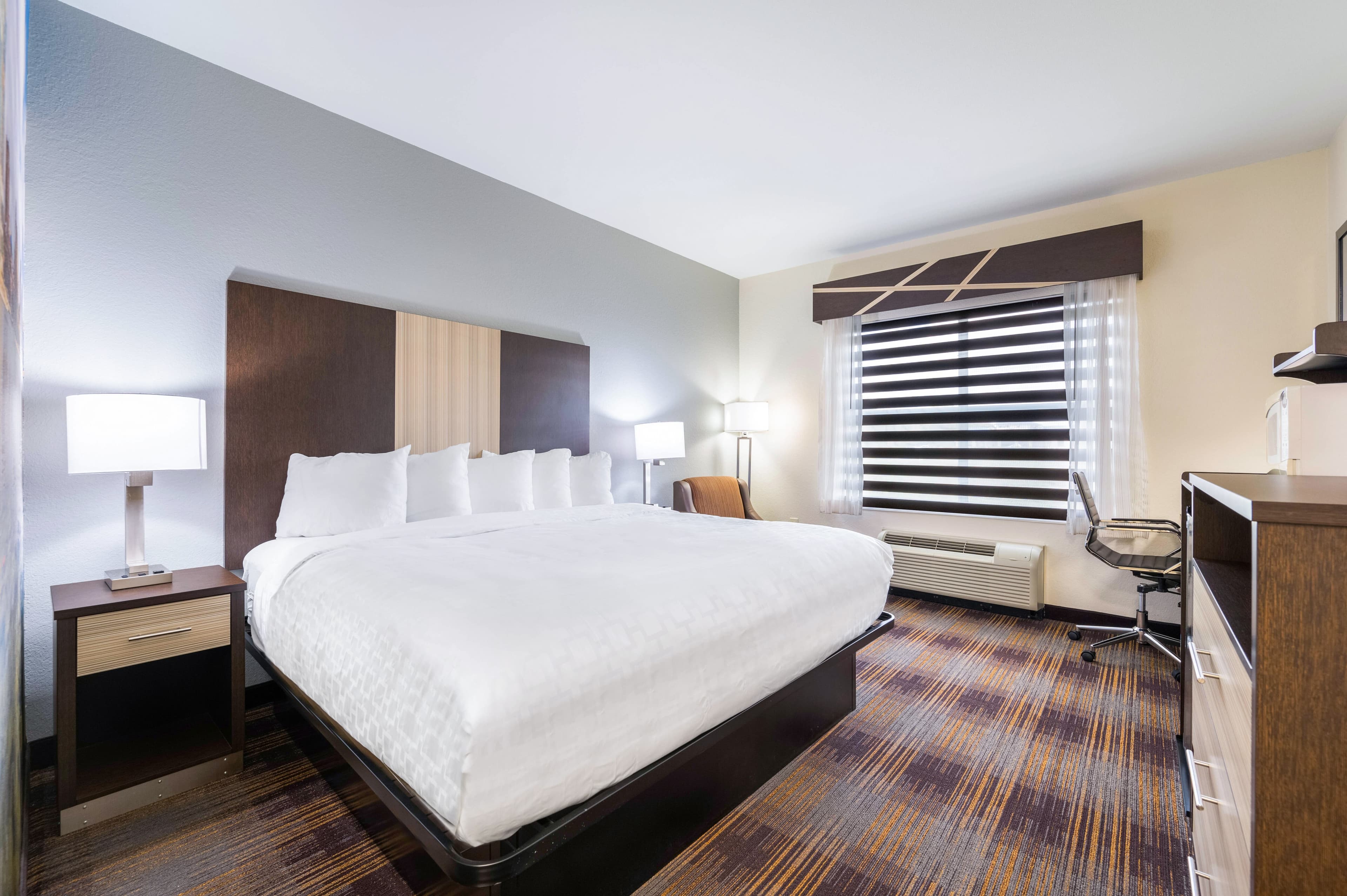 Clarion Pointe Madison-Huntsville - Image 2