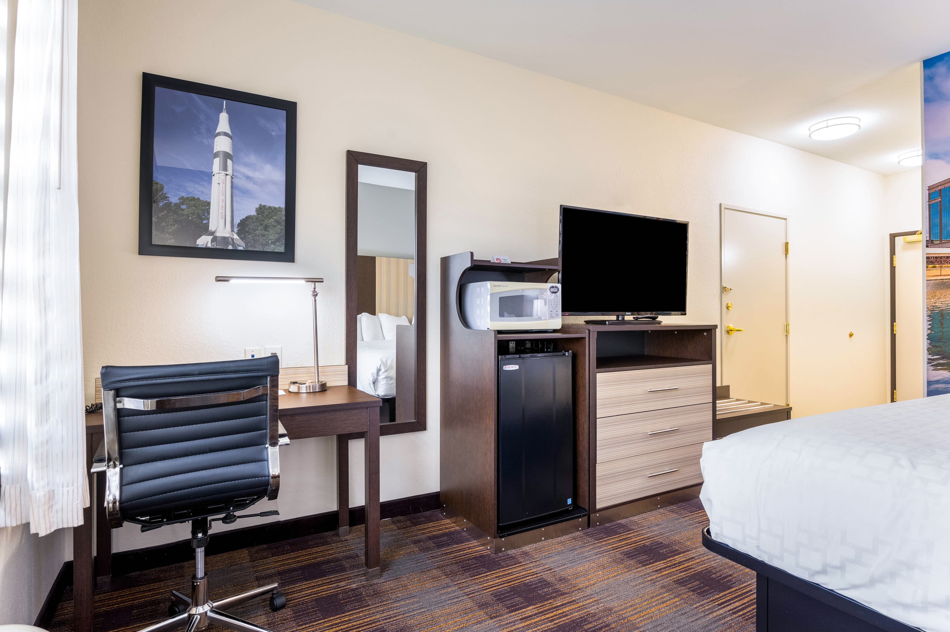 Clarion Pointe Madison-Huntsville - Image 4