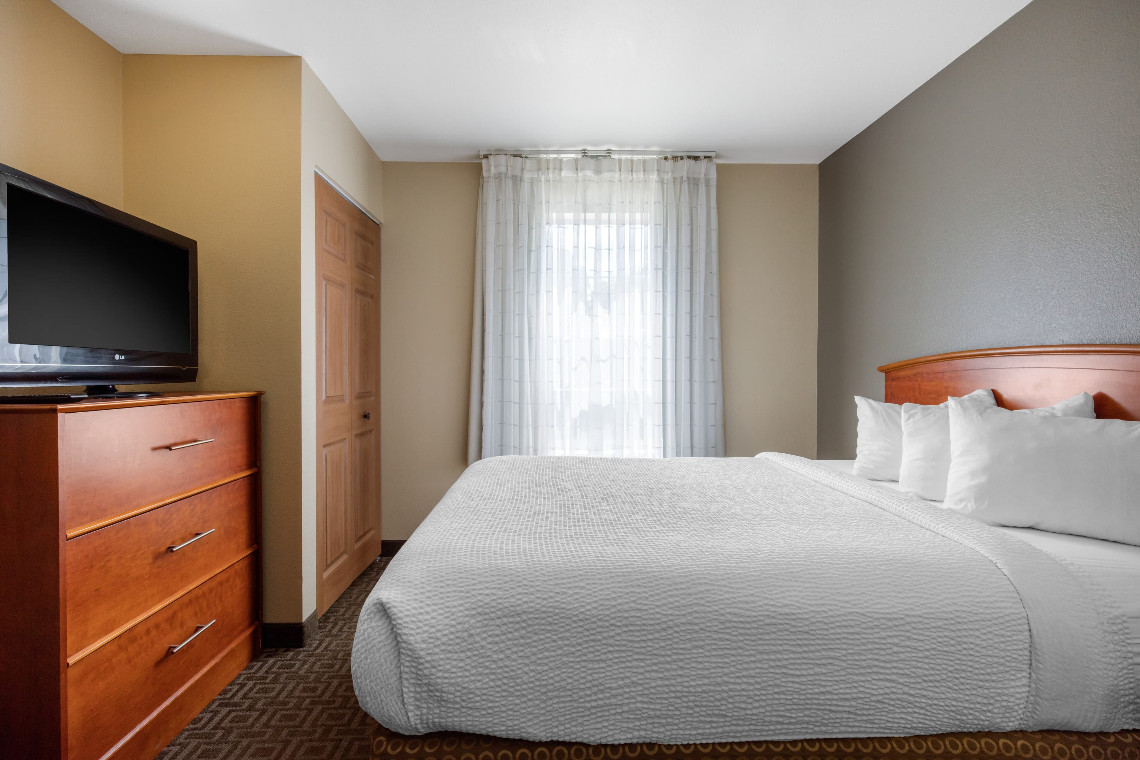 Suburban Studios Birmingham Homewood I-65 — 32