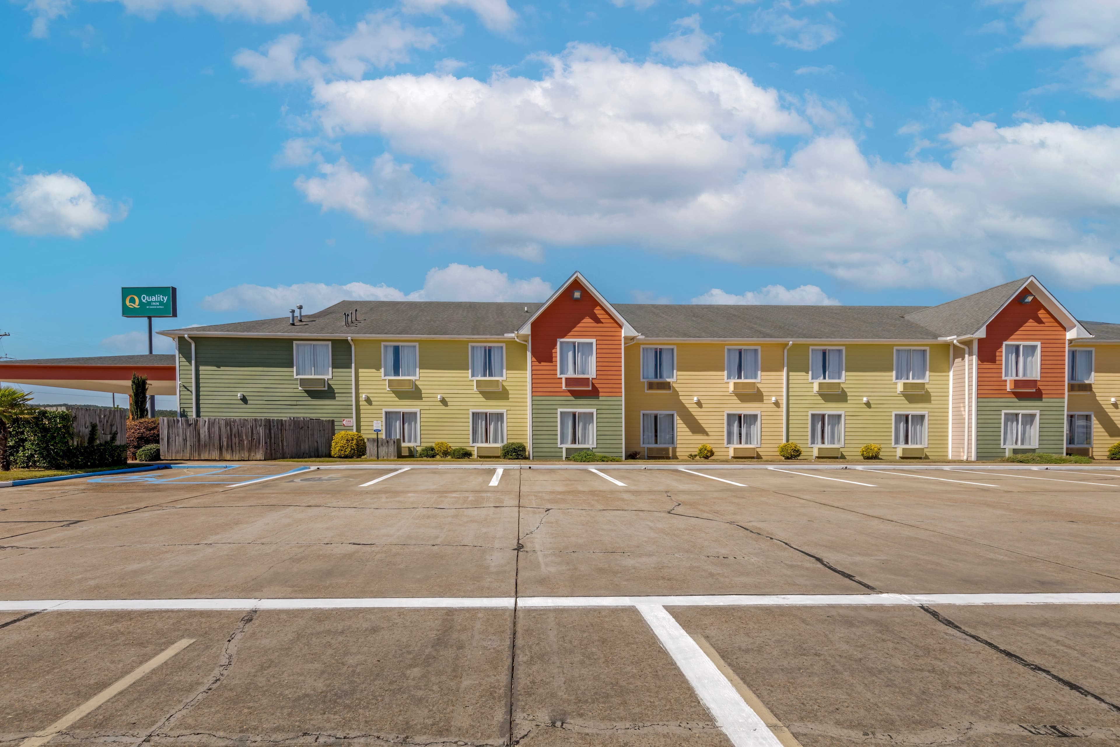 Quality Inn Hamilton - Image 1