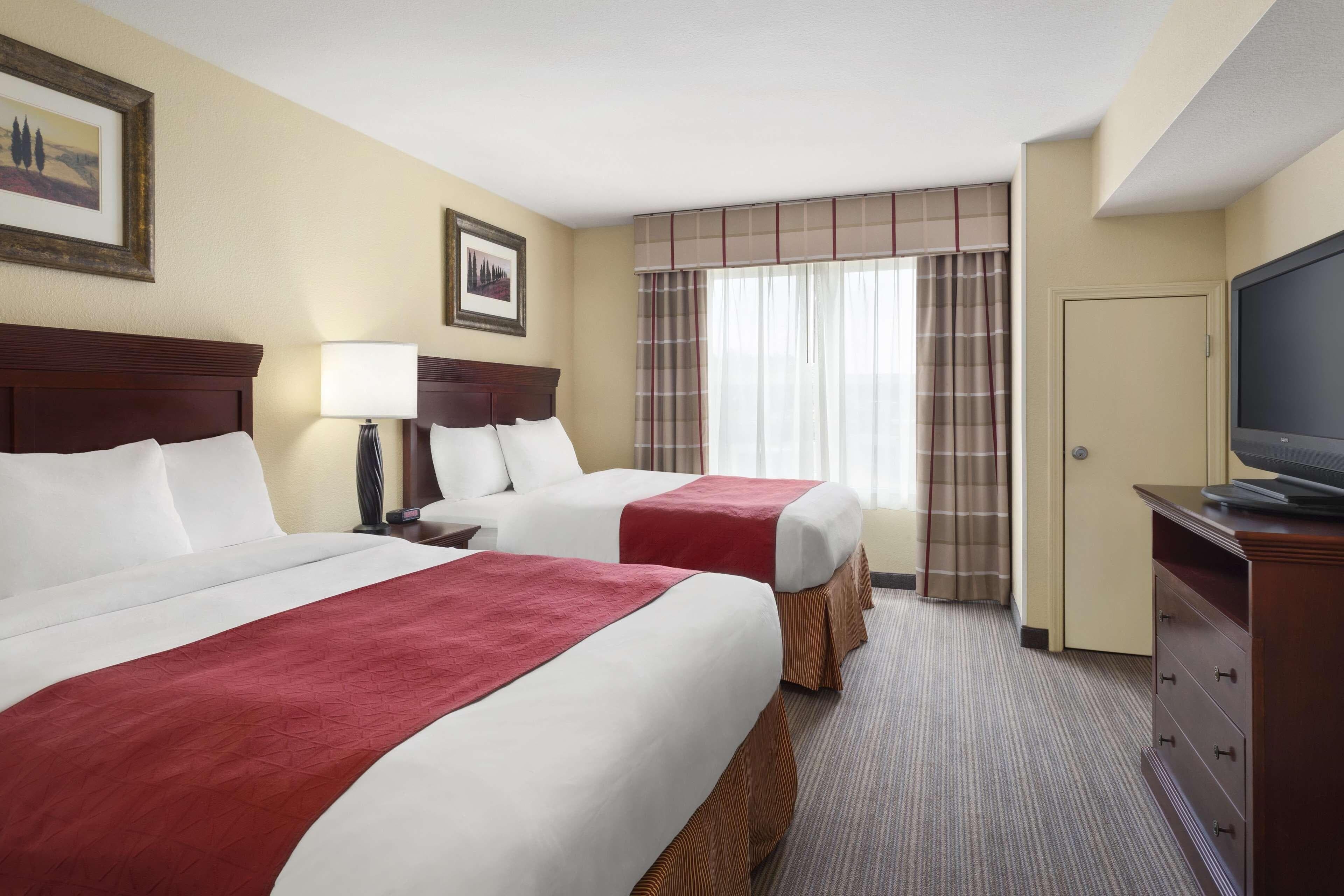Comfort Inn & Suites Dothan Northside Plaza — 10