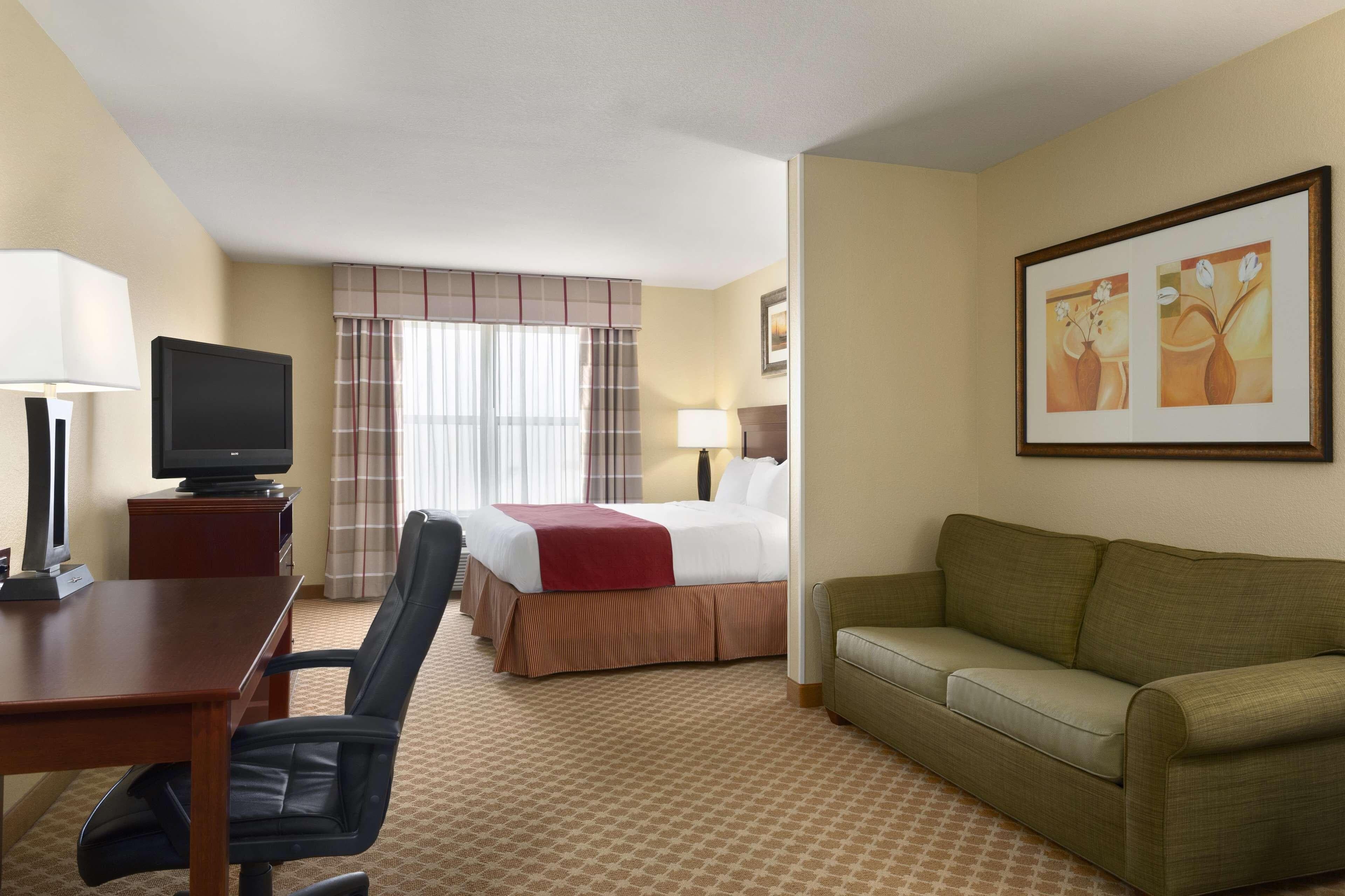 Comfort Inn & Suites Dothan Northside Plaza — 7