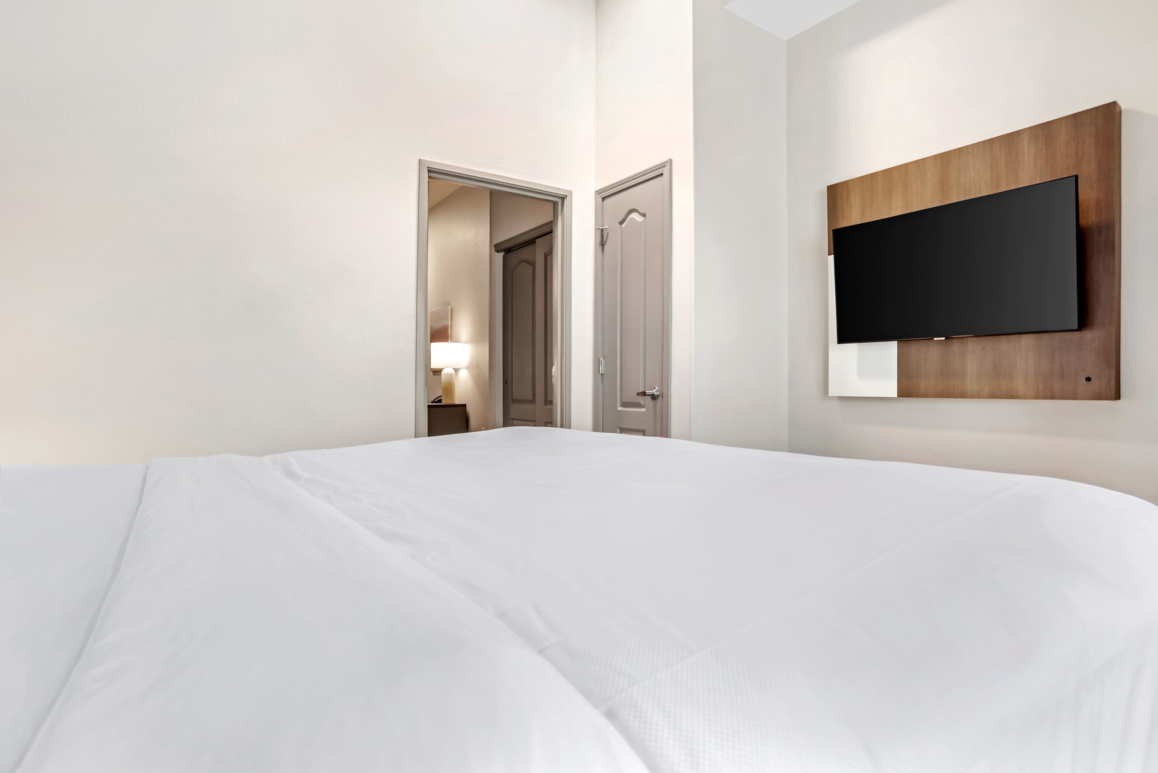 Comfort Inn & Suites Dothan Northside Plaza — 16