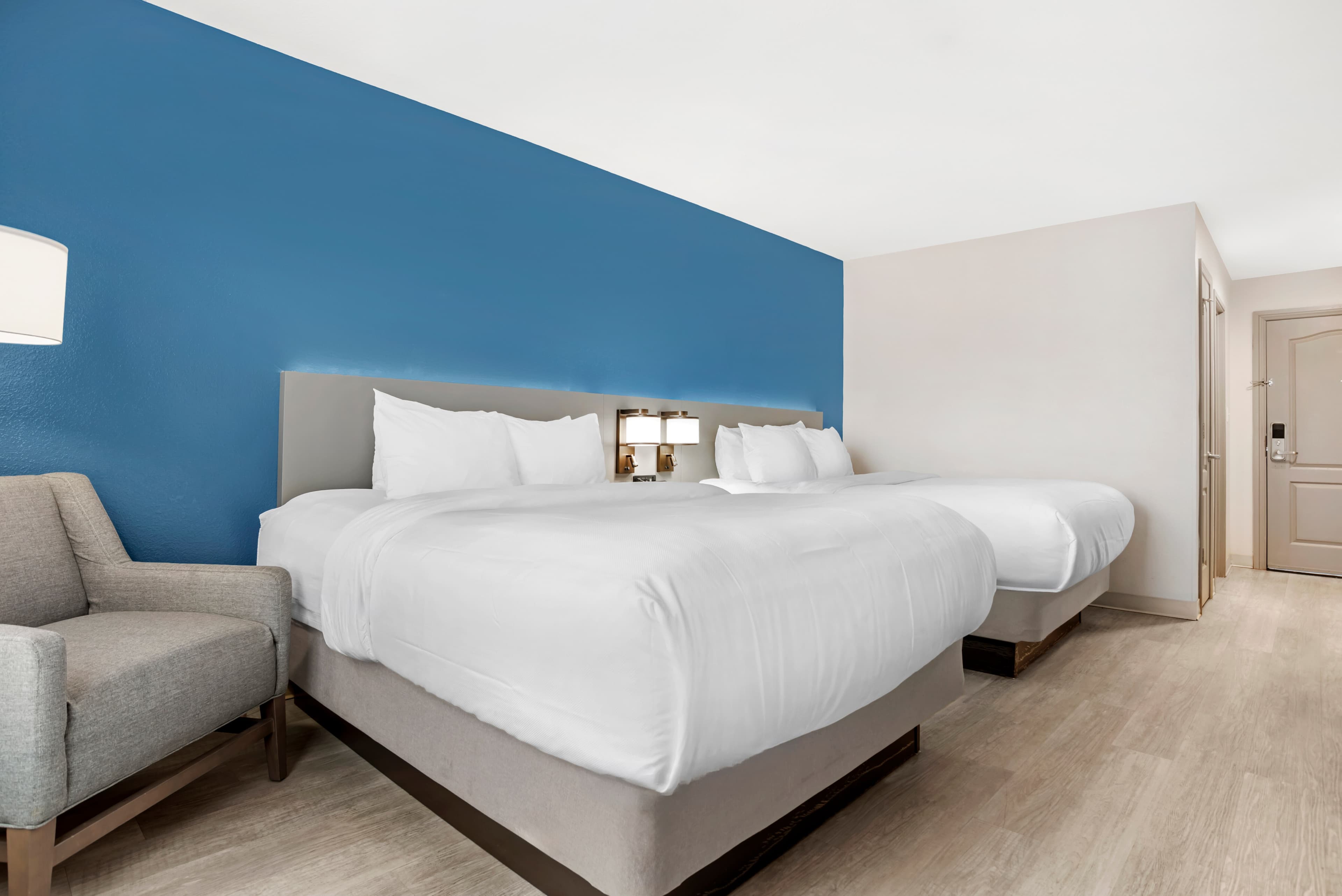 Comfort Inn & Suites Dothan Northside Plaza — 20