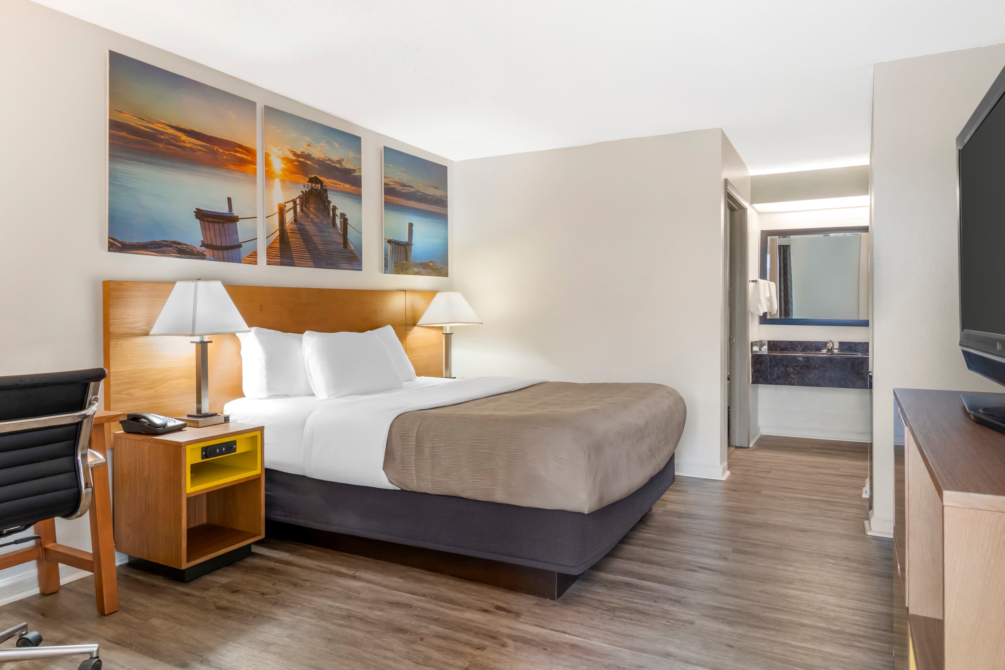 Quality Inn & Suites Decatur - Priceville I-65 — 14