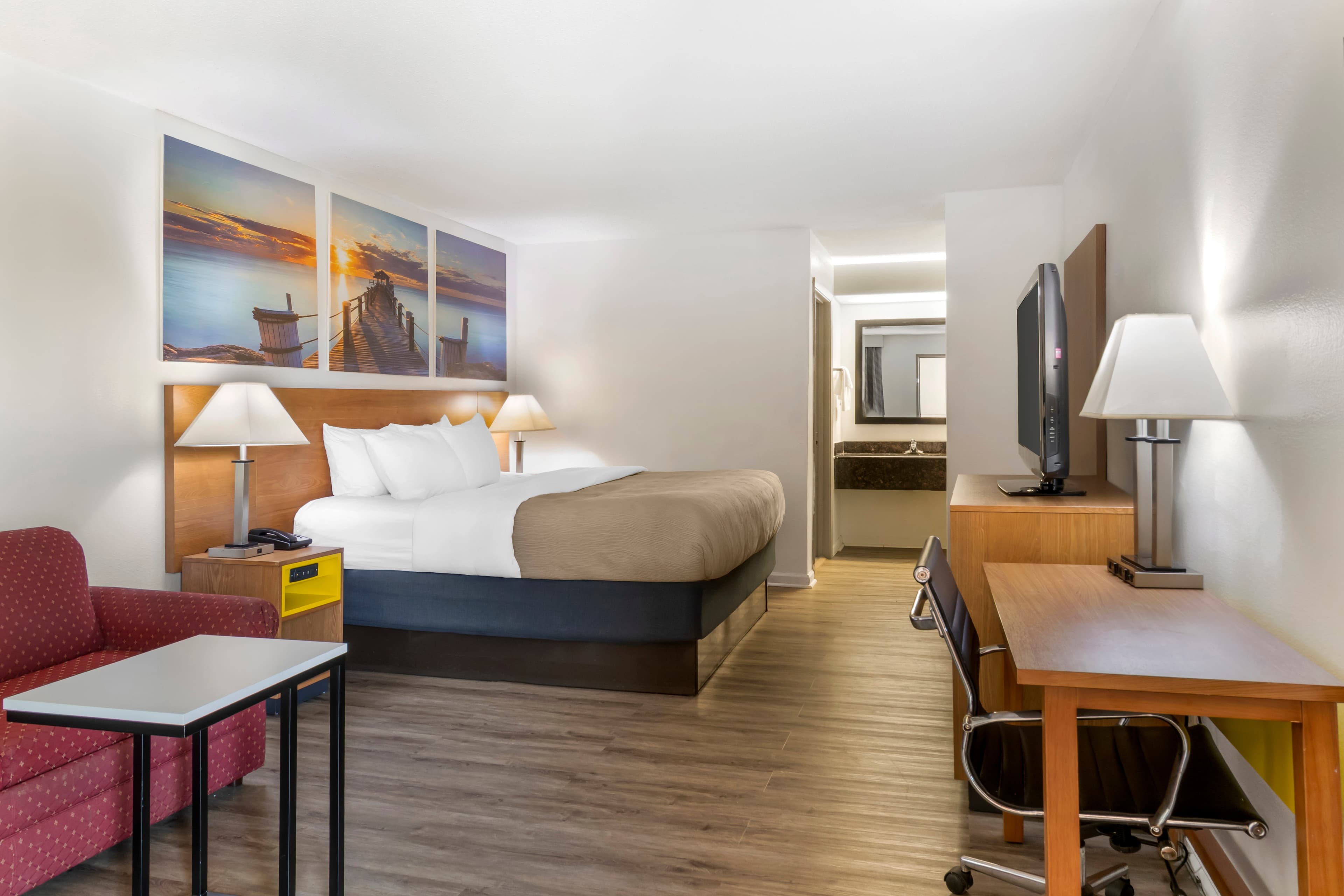 Quality Inn & Suites Decatur - Priceville I-65 — 15