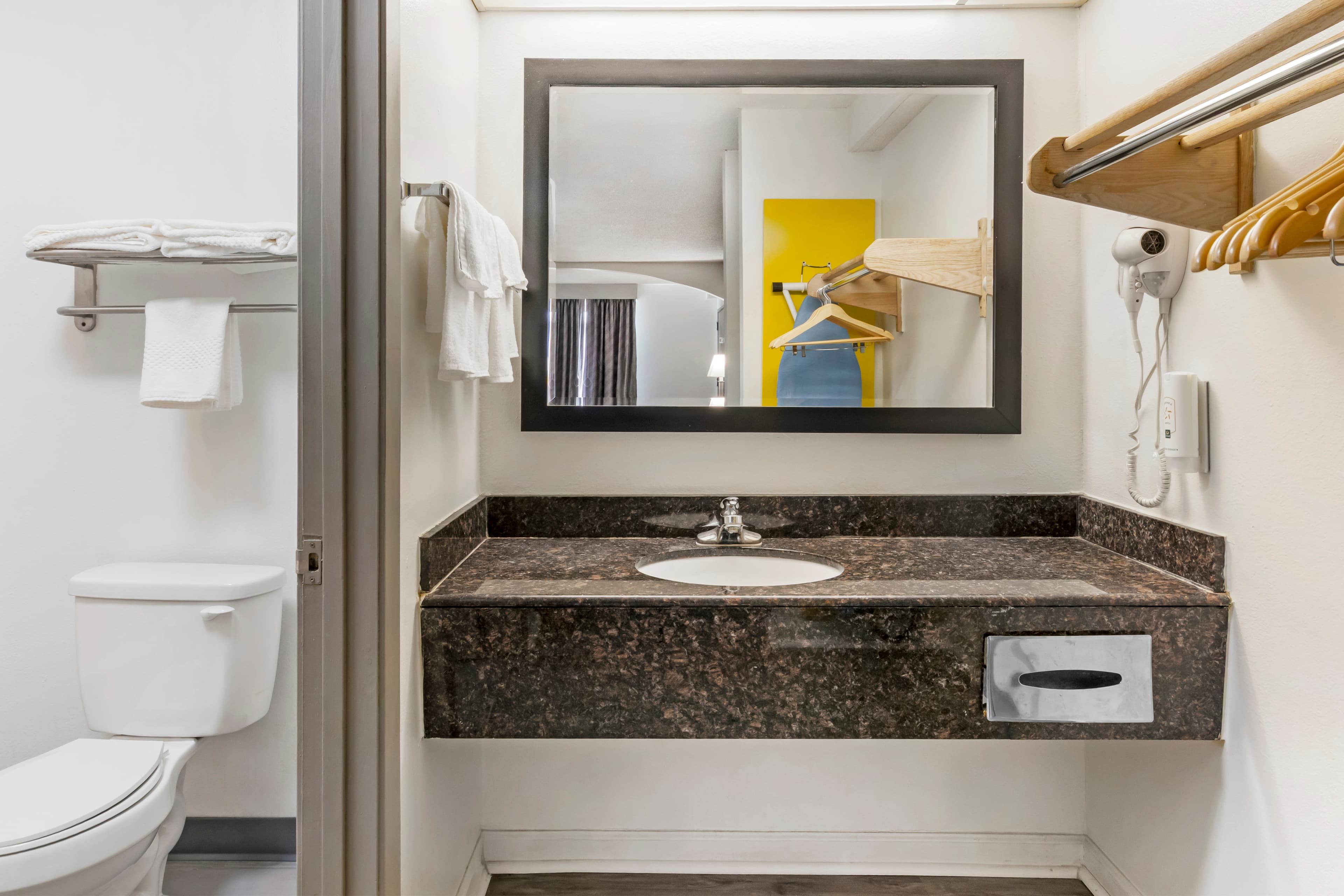 Quality Inn & Suites Decatur - Priceville I-65 — 20