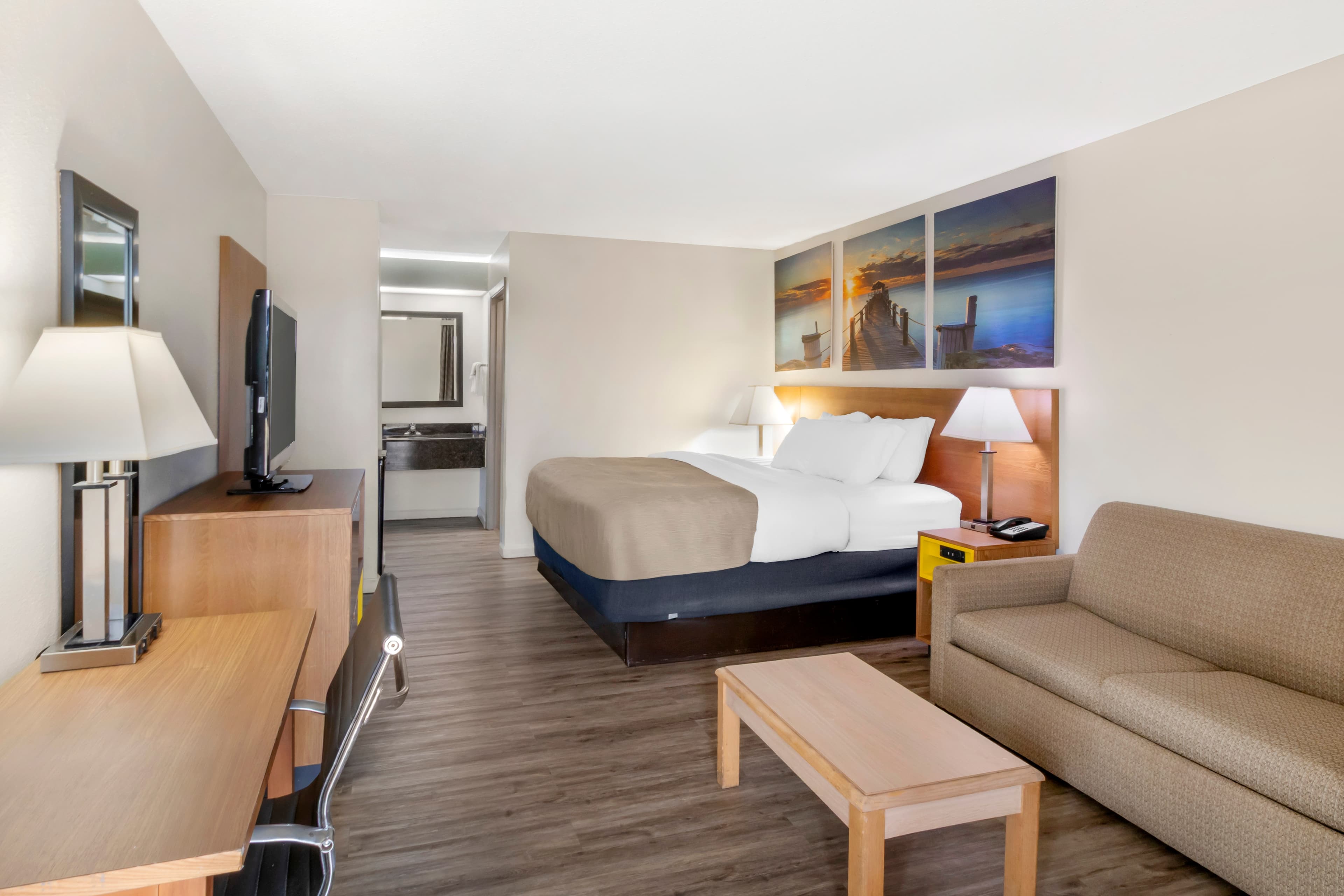 Quality Inn & Suites Decatur - Priceville I-65 — 41