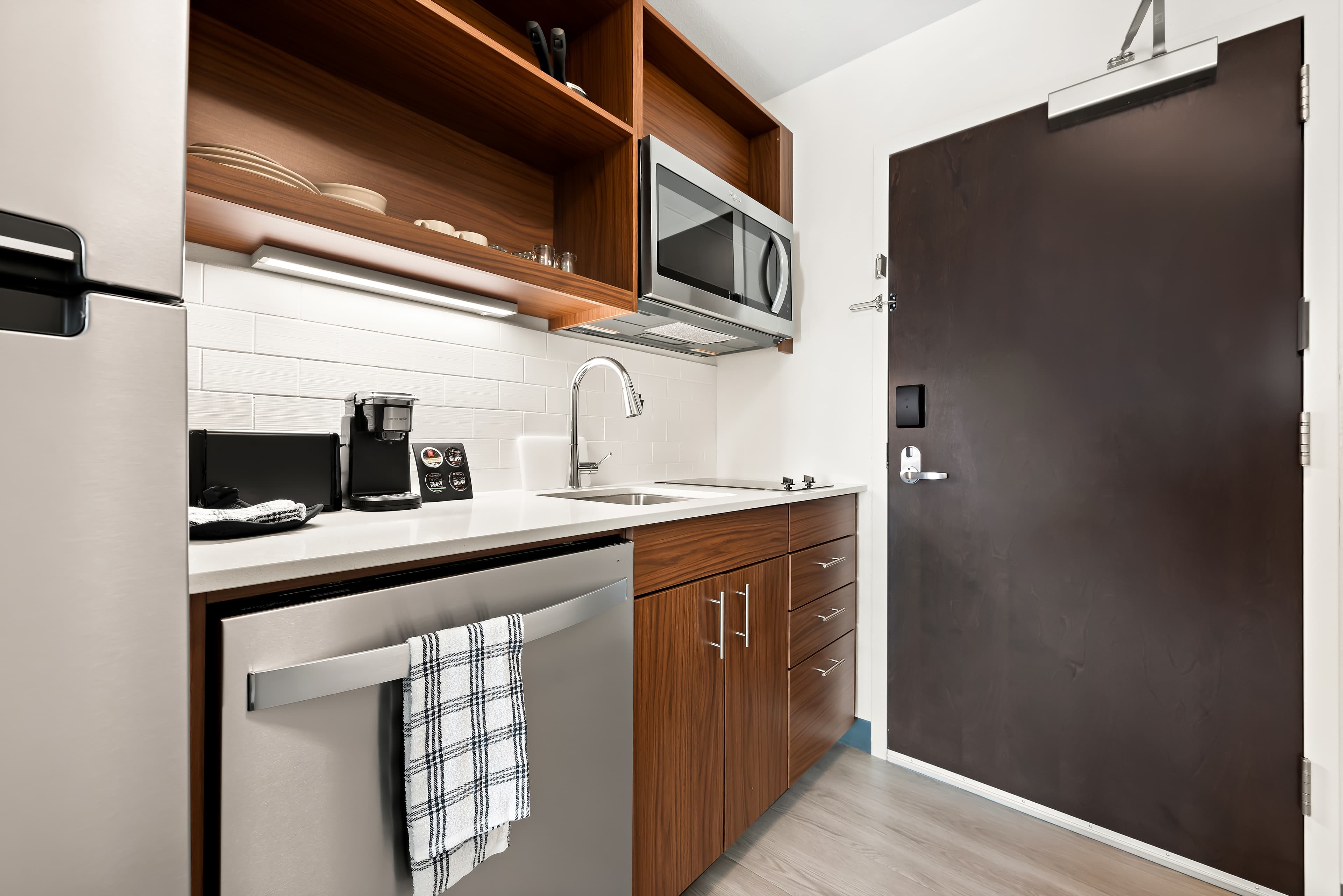 Everhome Suites Huntsville - Research Park — 36