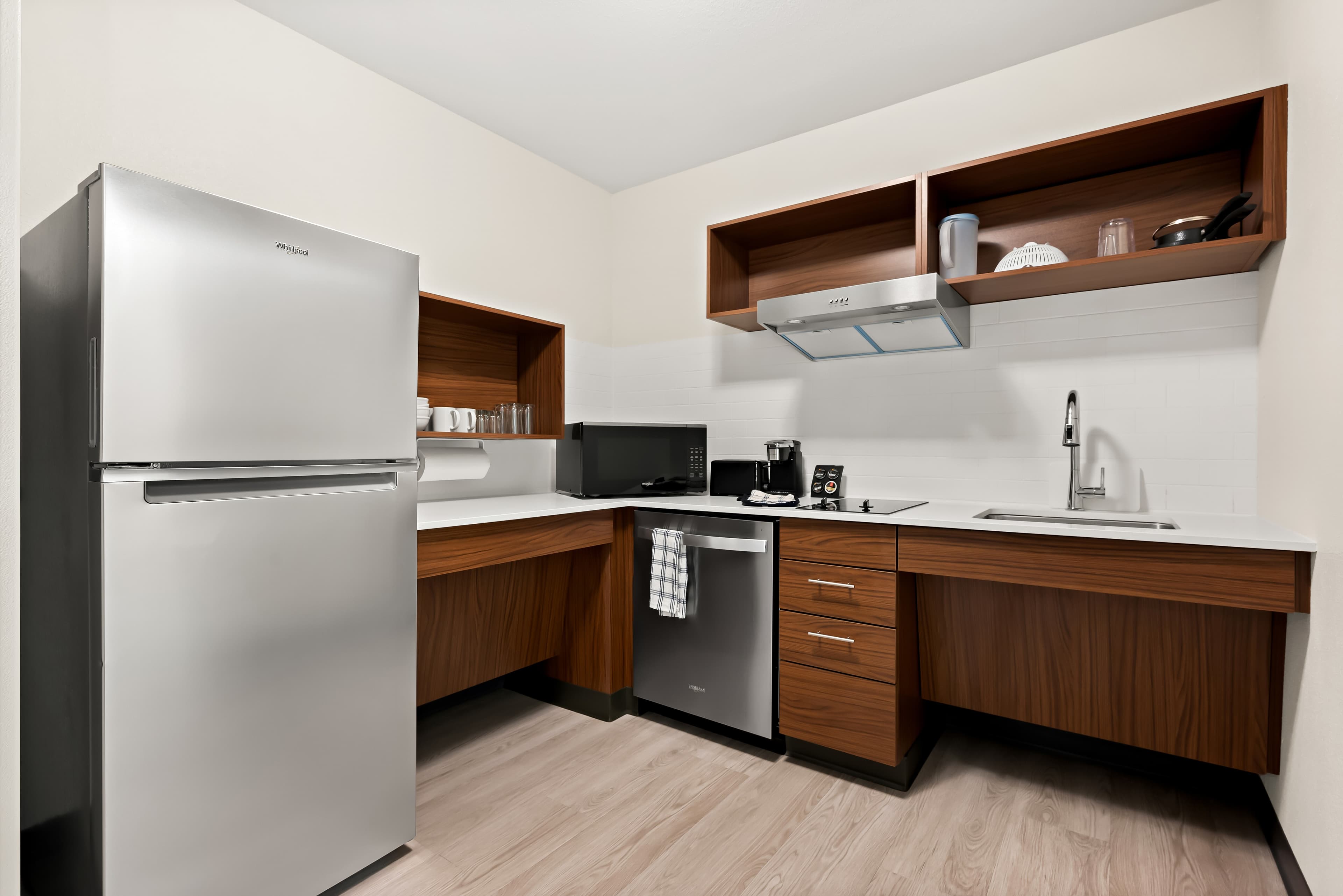 Everhome Suites Huntsville - Research Park — 9
