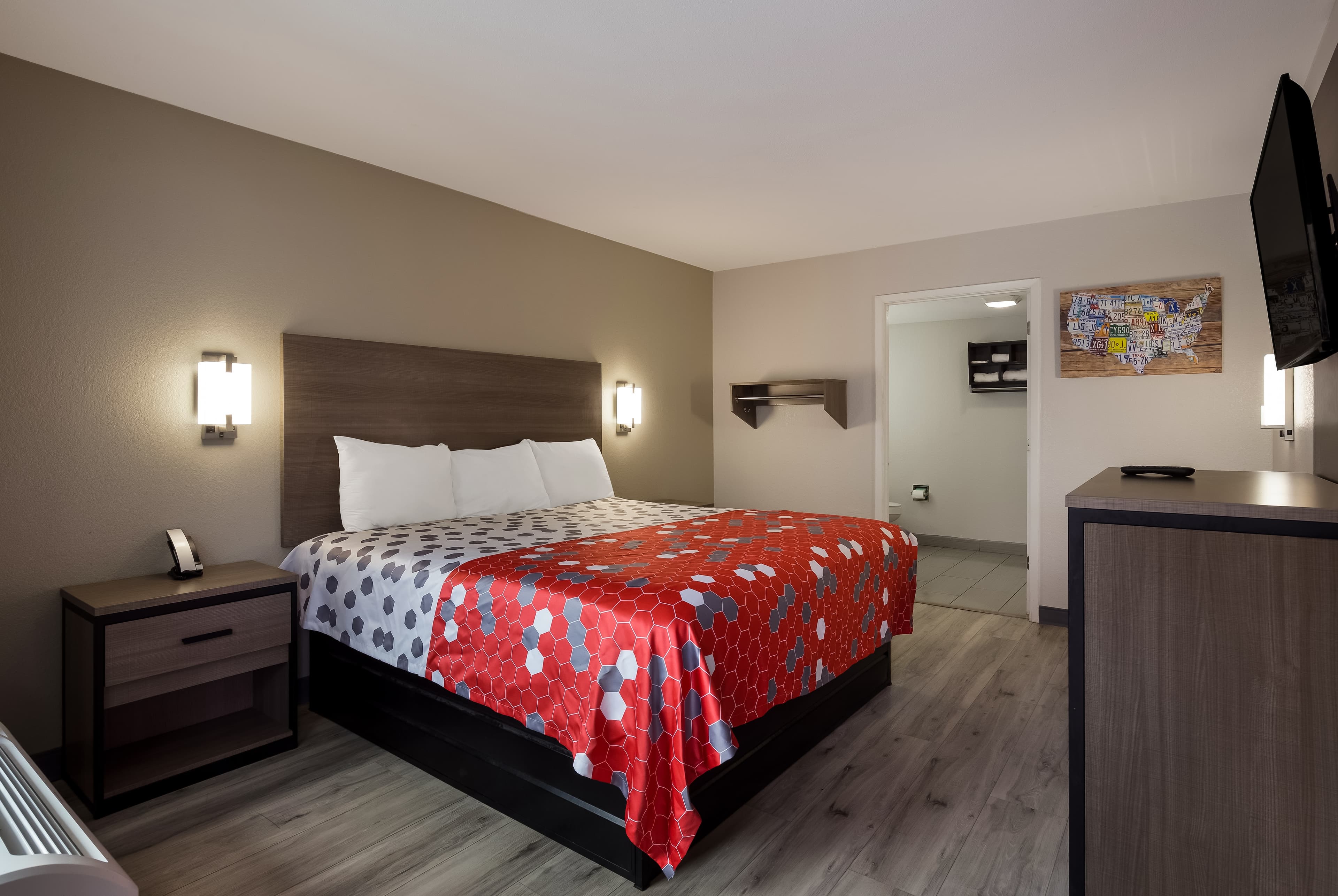 Econo Lodge Mobile Airport Blvd. — 6