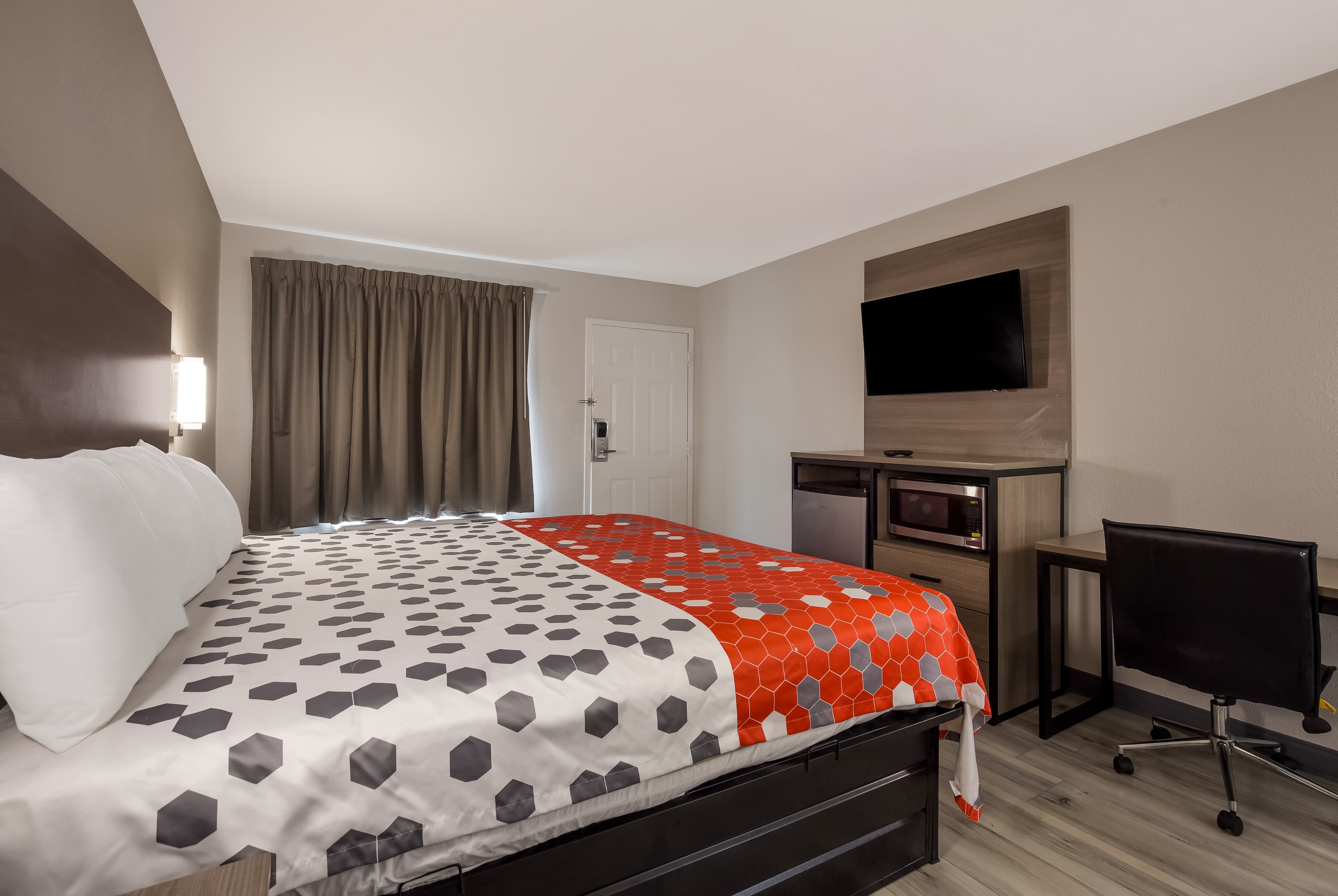 Econo Lodge Mobile Airport Blvd. - Image 5