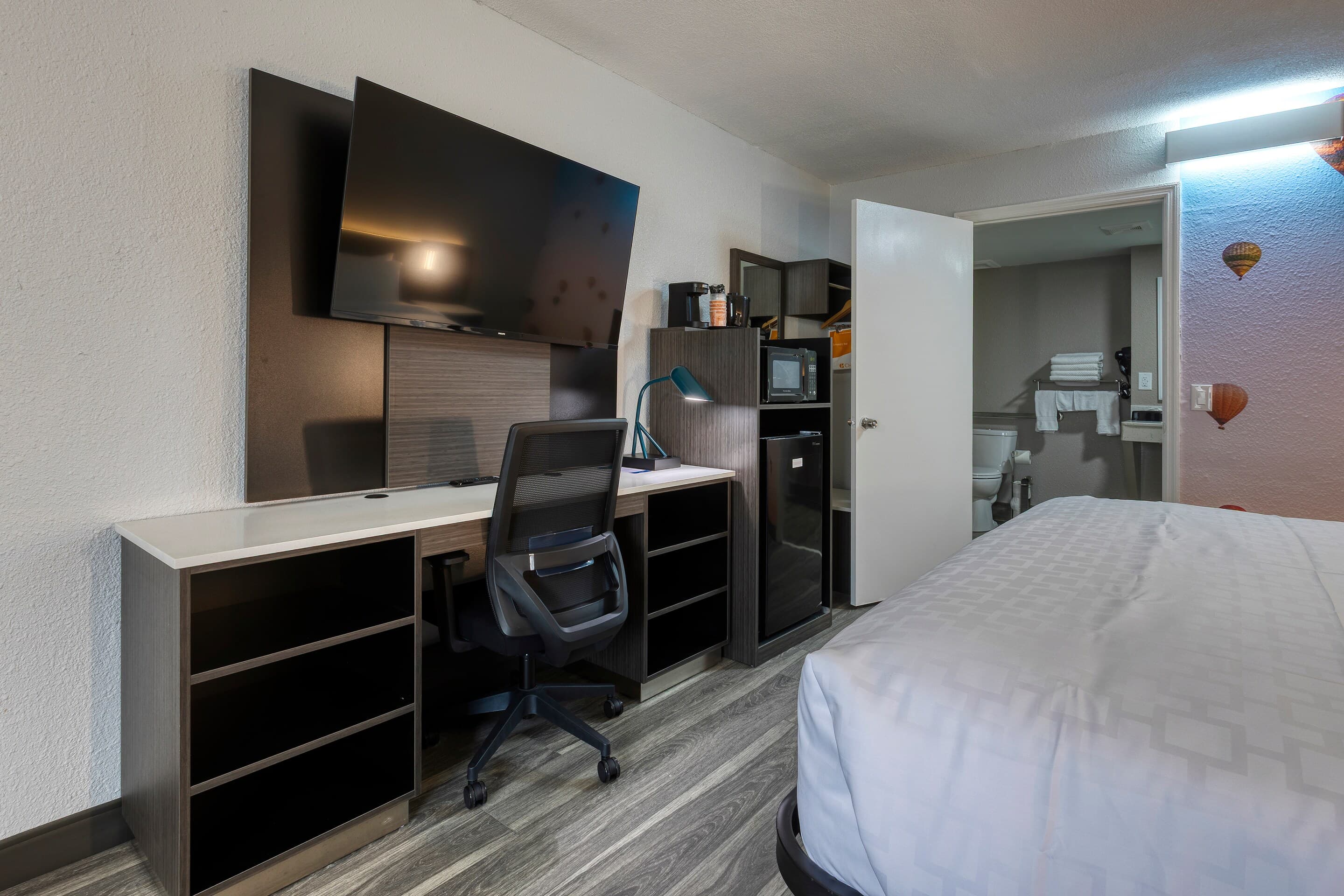 Clarion Pointe Decatur River City - Image 3