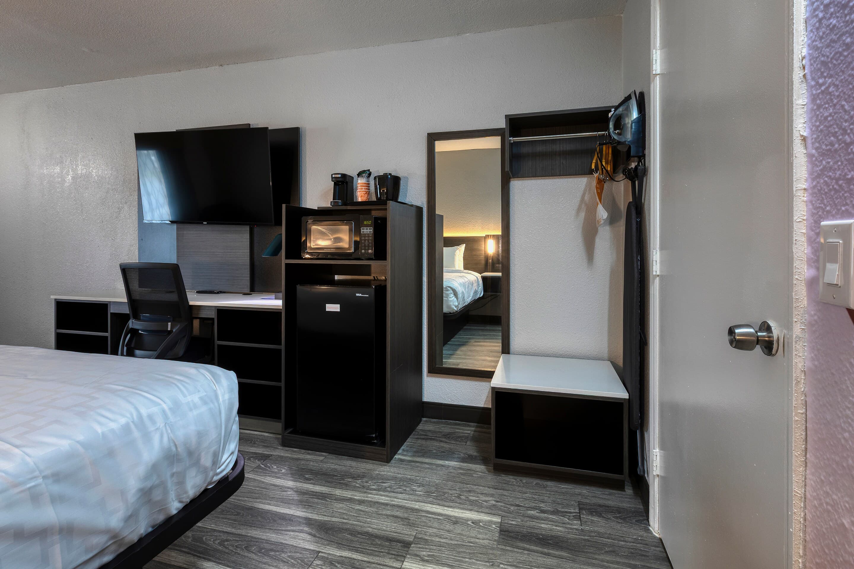 Clarion Pointe Decatur River City - Image 4
