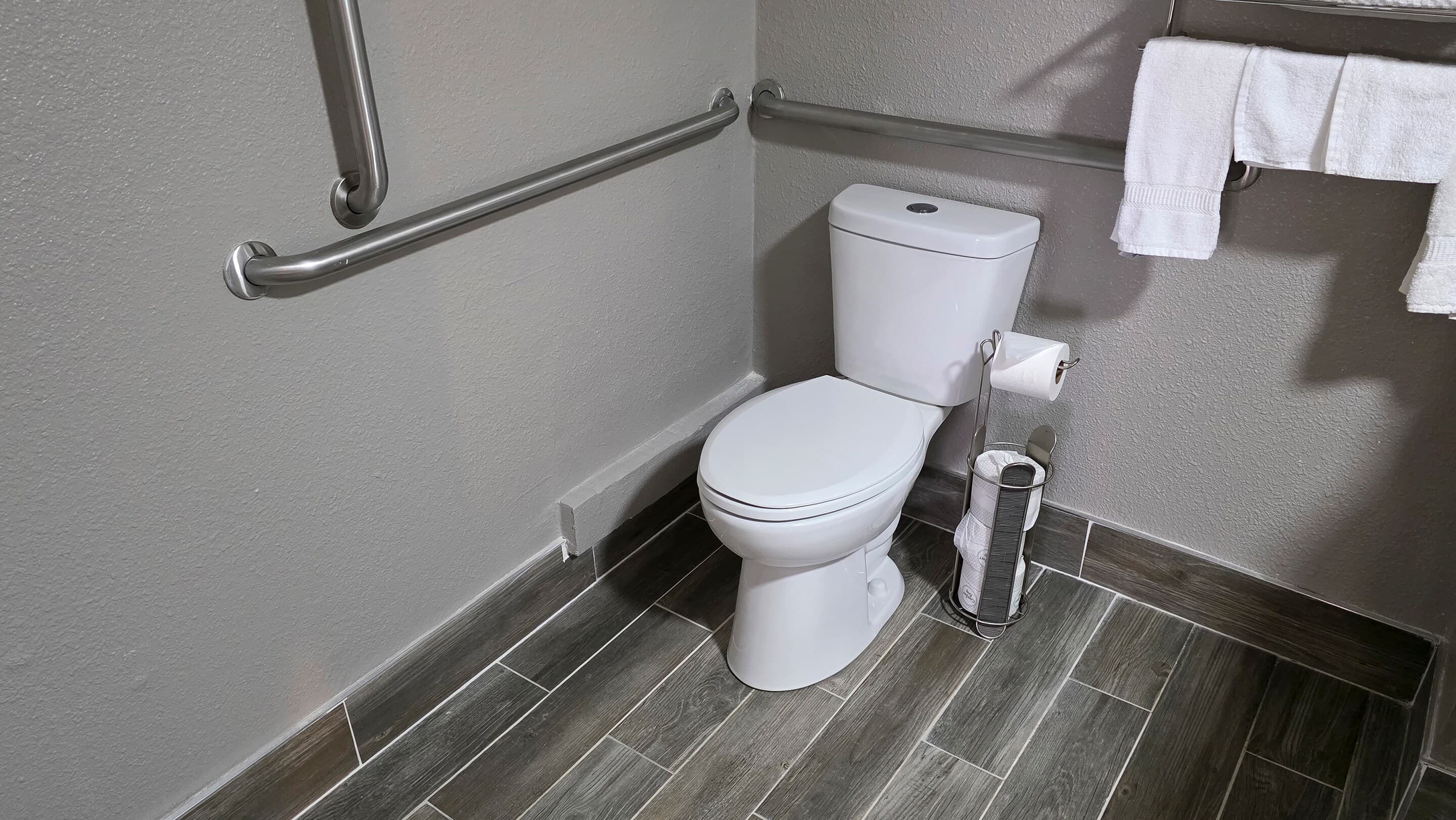 Clarion Pointe Decatur River City — 22