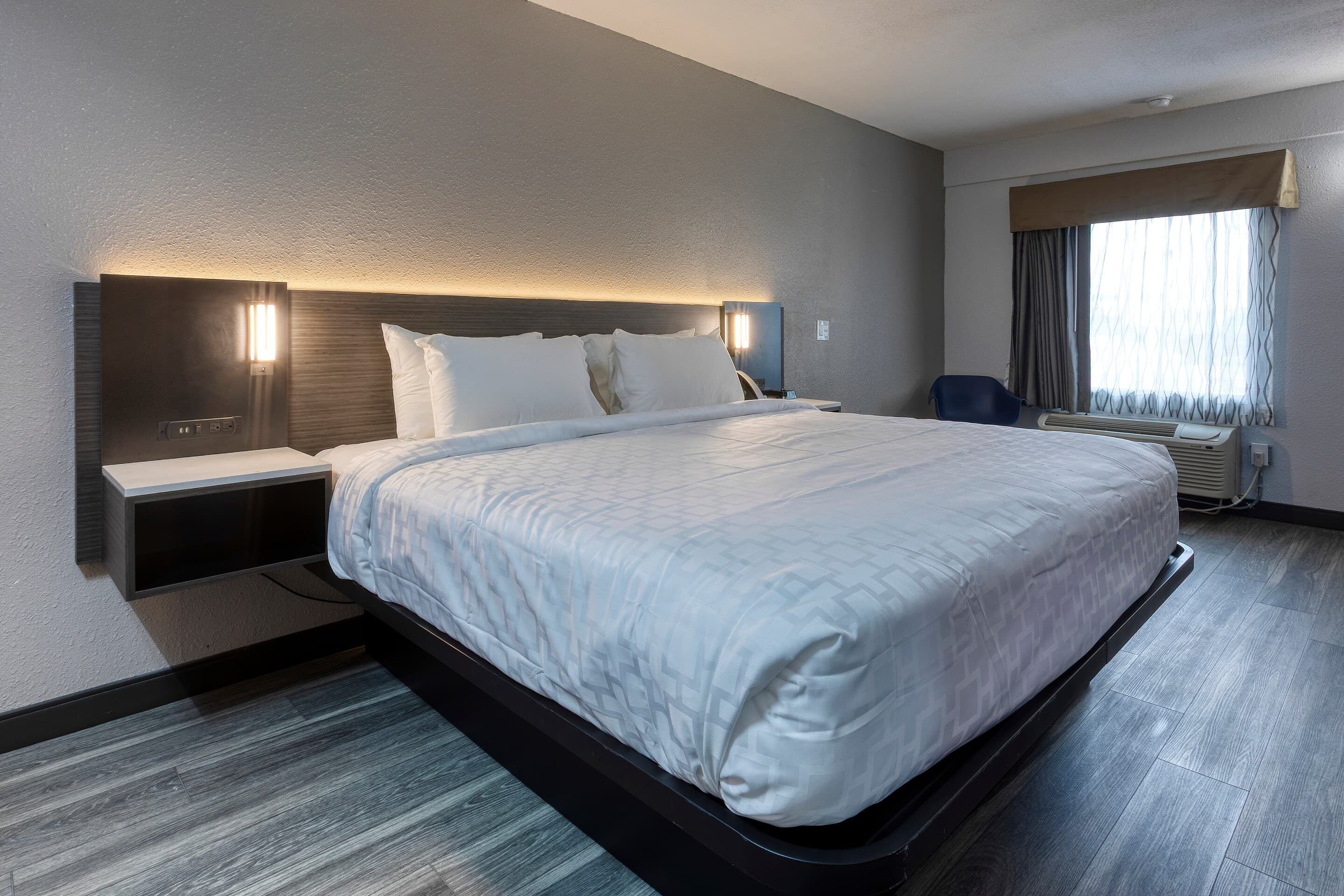 Clarion Pointe Decatur River City — 27