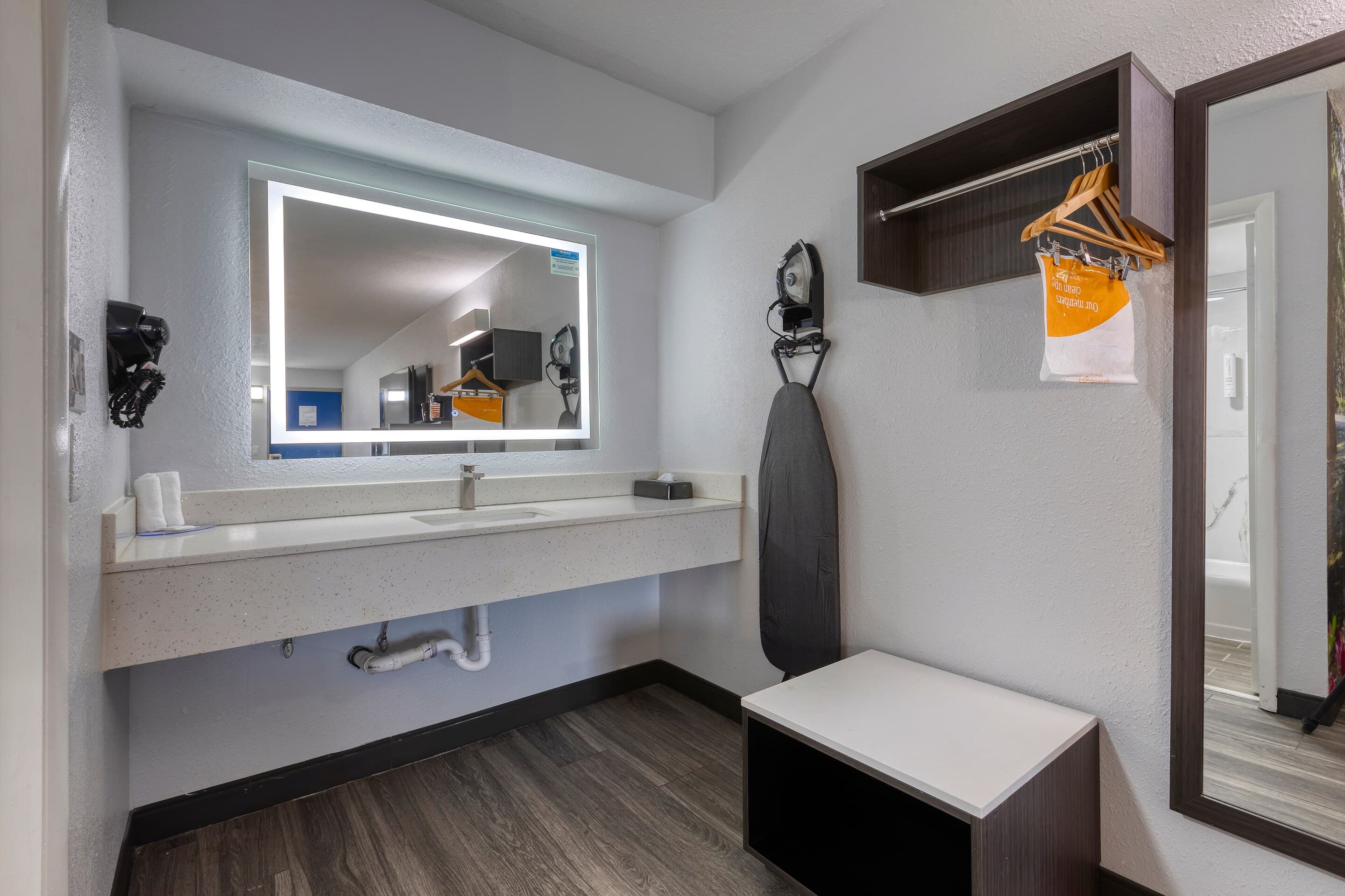 Clarion Pointe Decatur River City — 39
