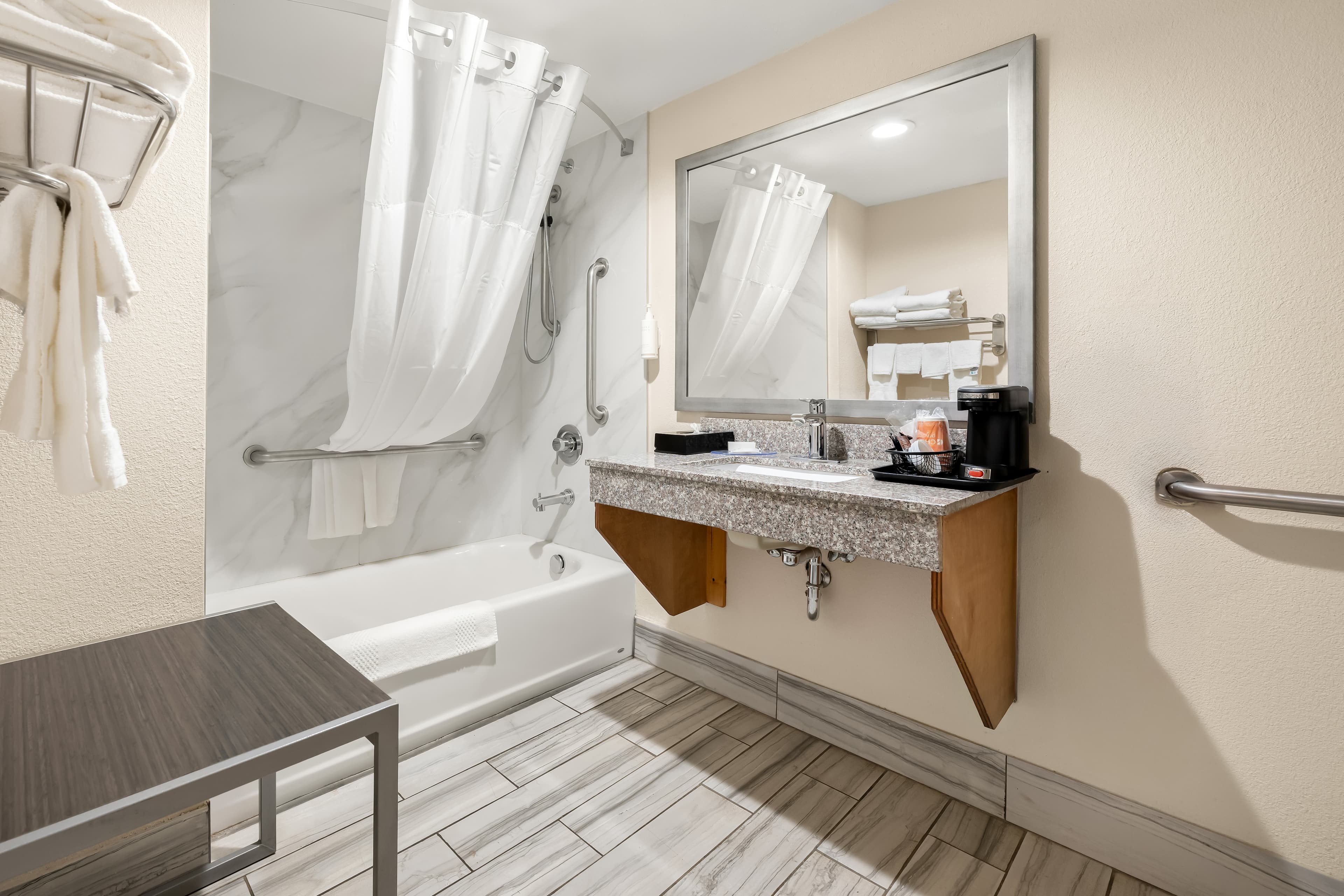 Clarion Pointe Athens I-65 — 32