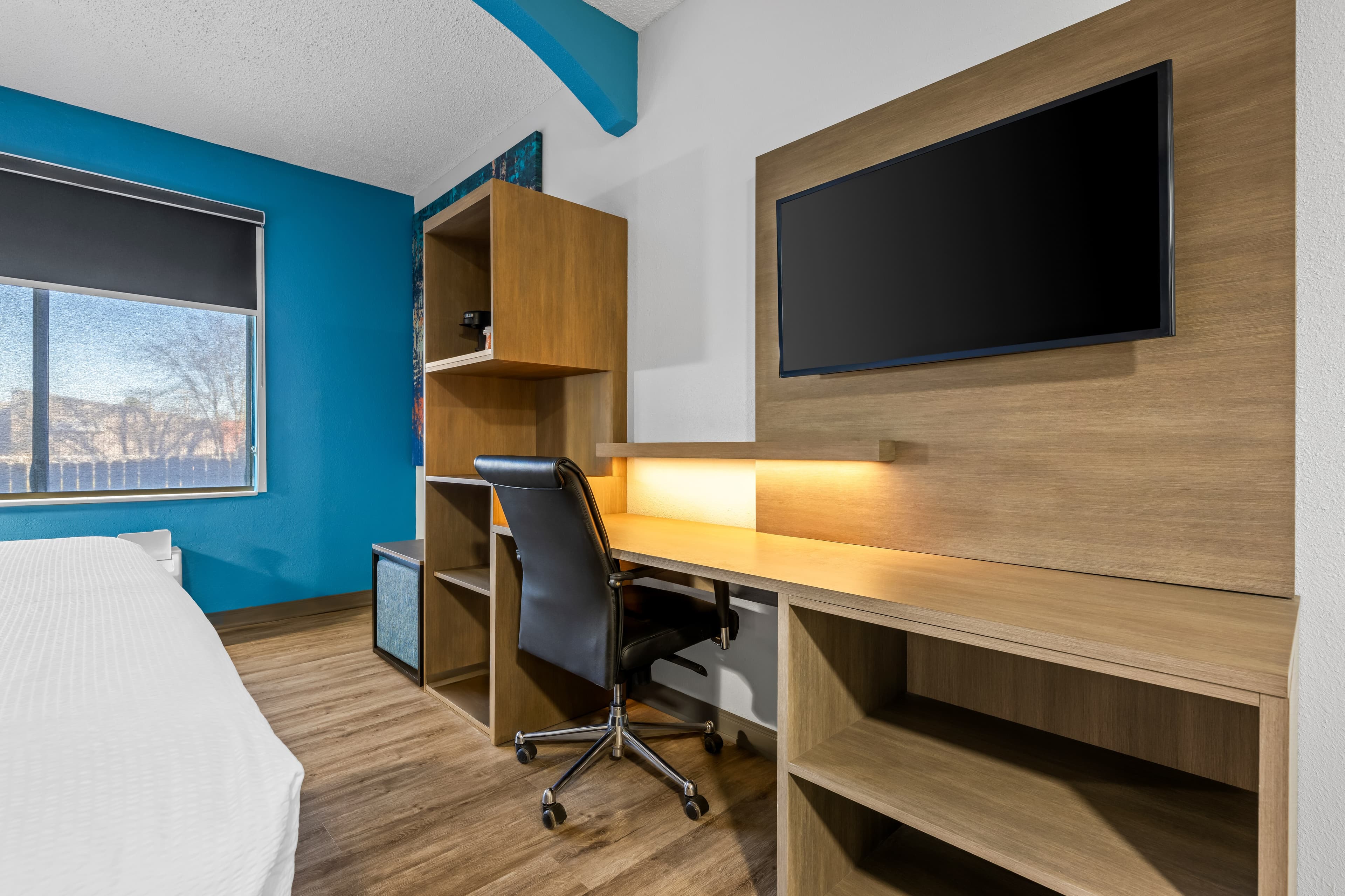 MainStay Suites Decatur River City - Image 3