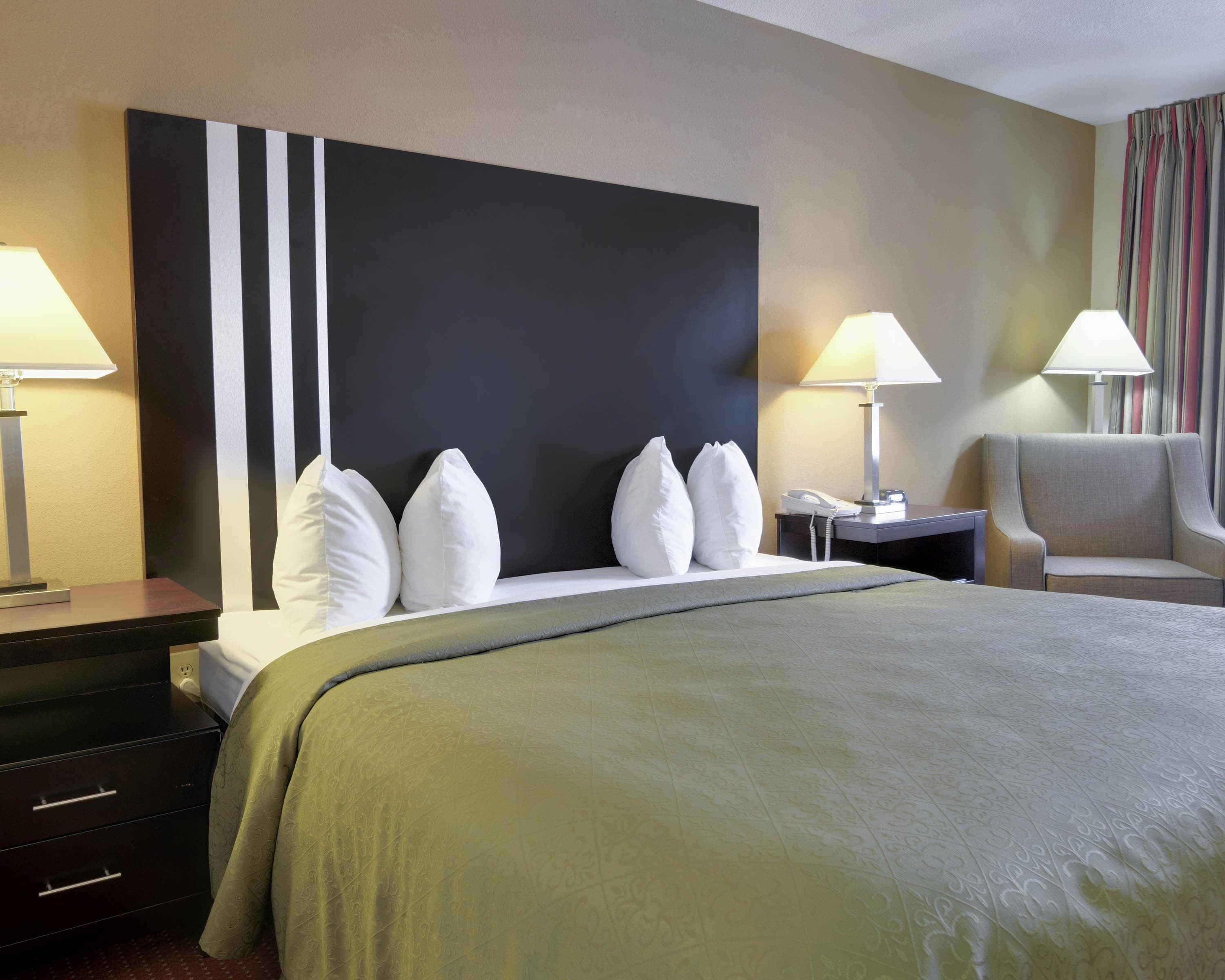 Quality Inn & Suites Clarksville - Image 3