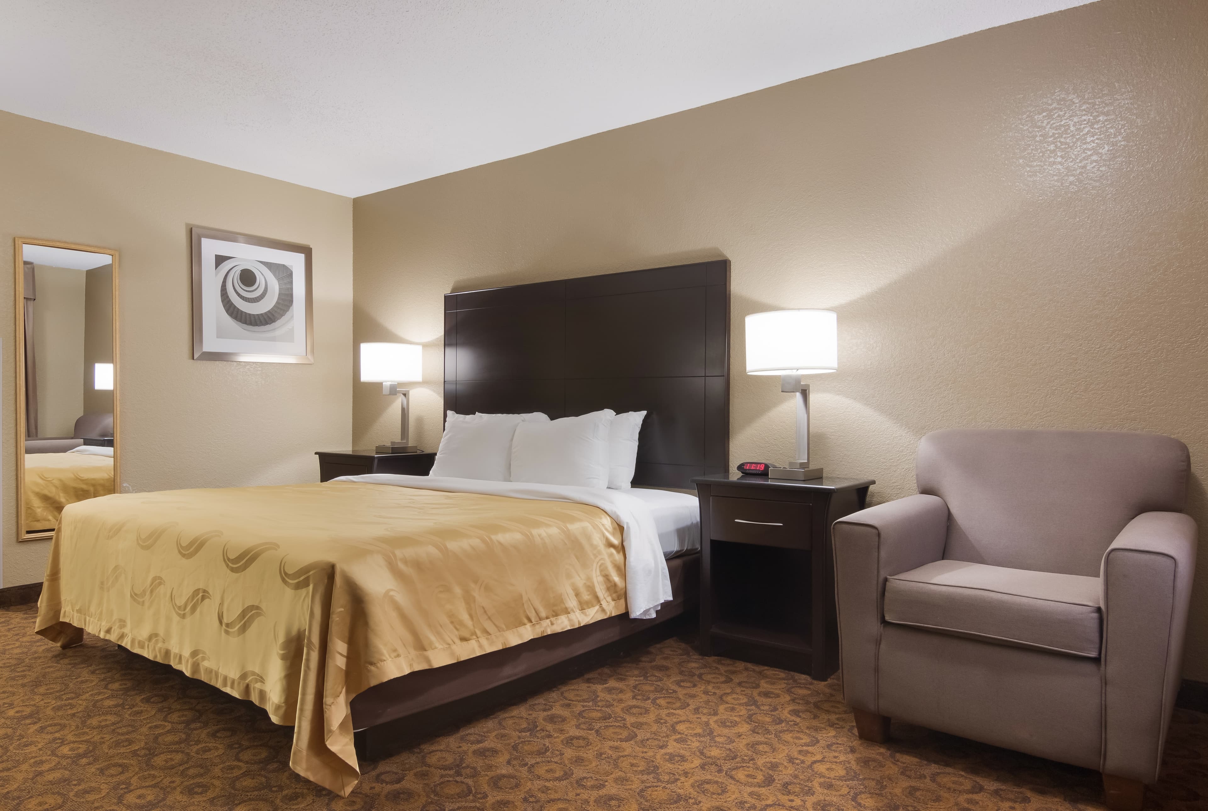 Quality Inn Magnolia - Image 2