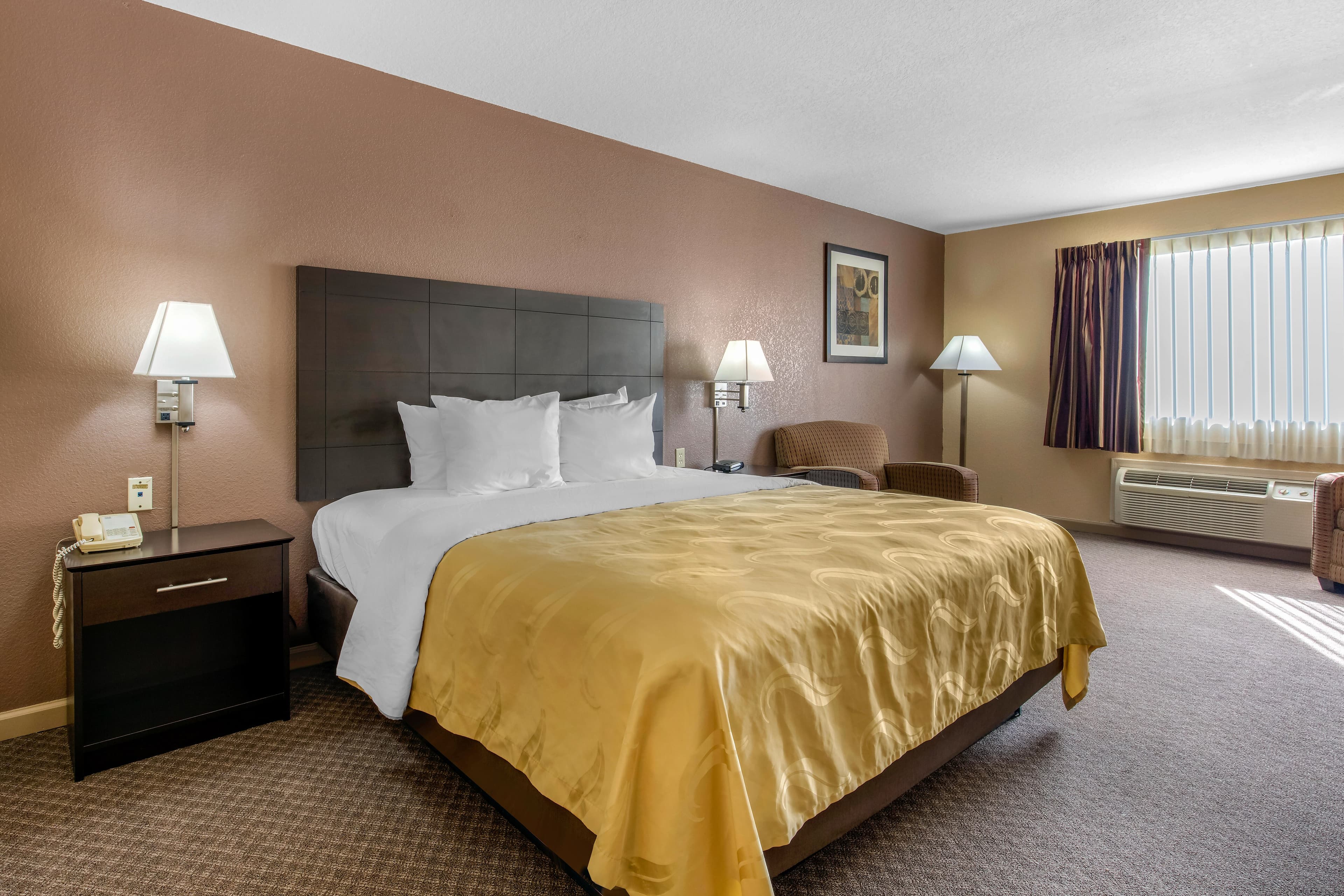 Quality Inn West Memphis I-40 - Image 1