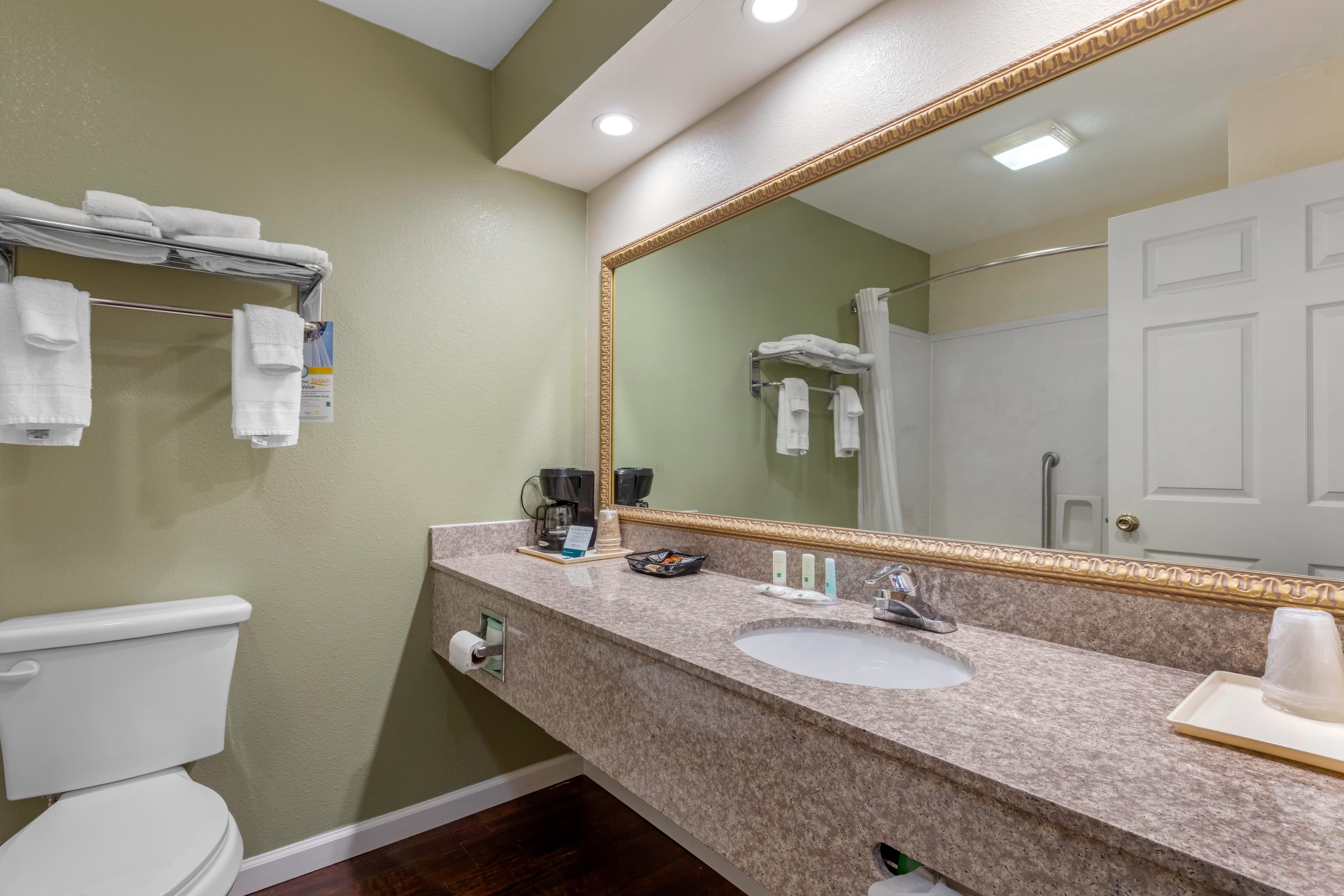 Quality Inn West Memphis I-40 — 21